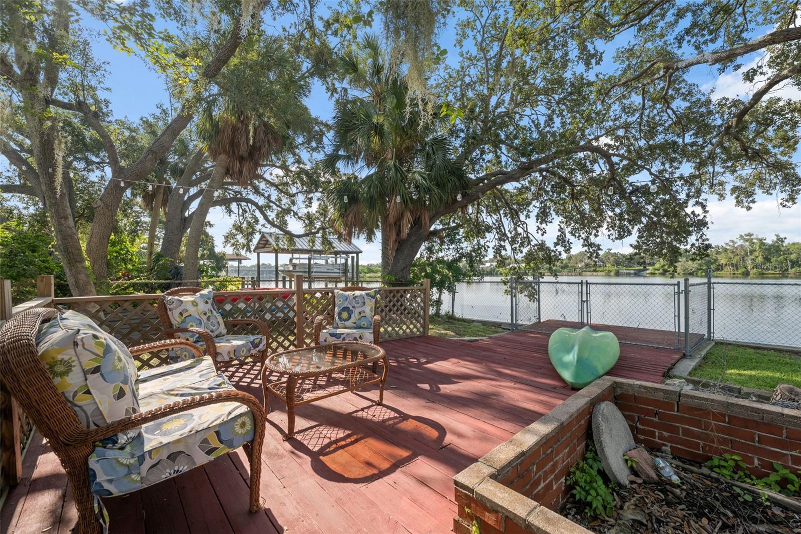 Listing photo id 48 for 9211 River Cove Drive