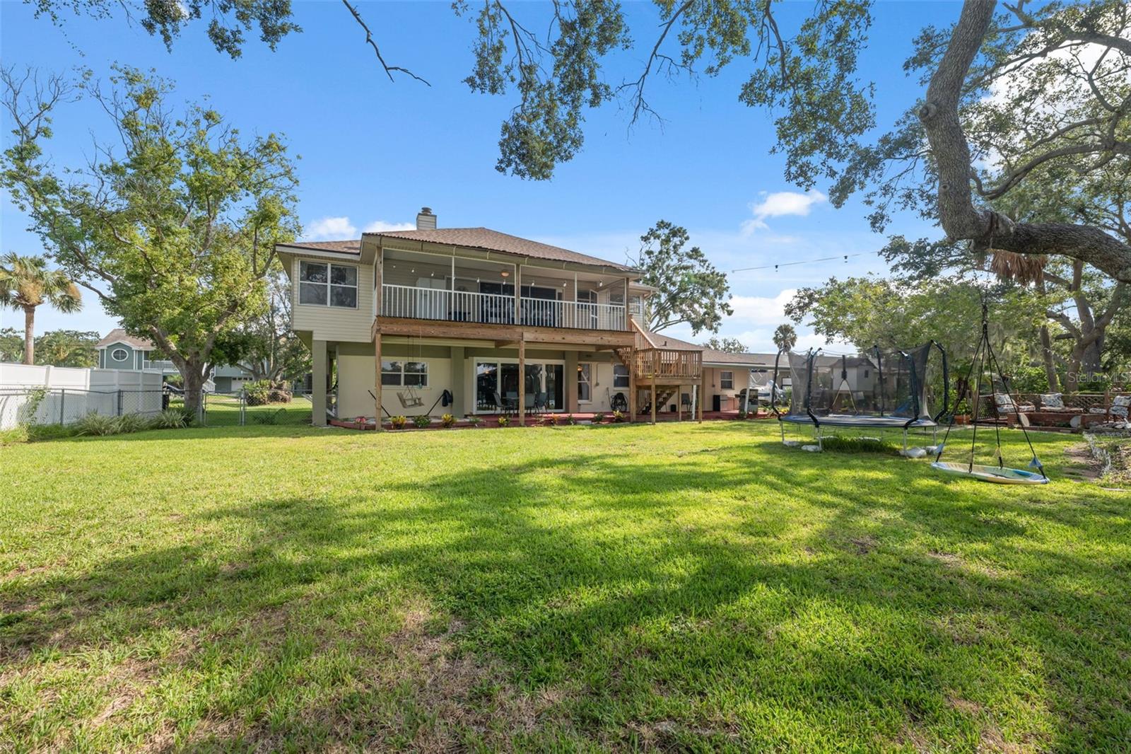 Listing photo id 52 for 9211 River Cove Drive