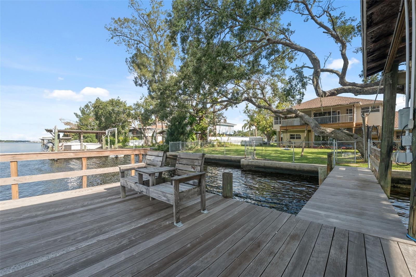 Listing photo id 54 for 9211 River Cove Drive