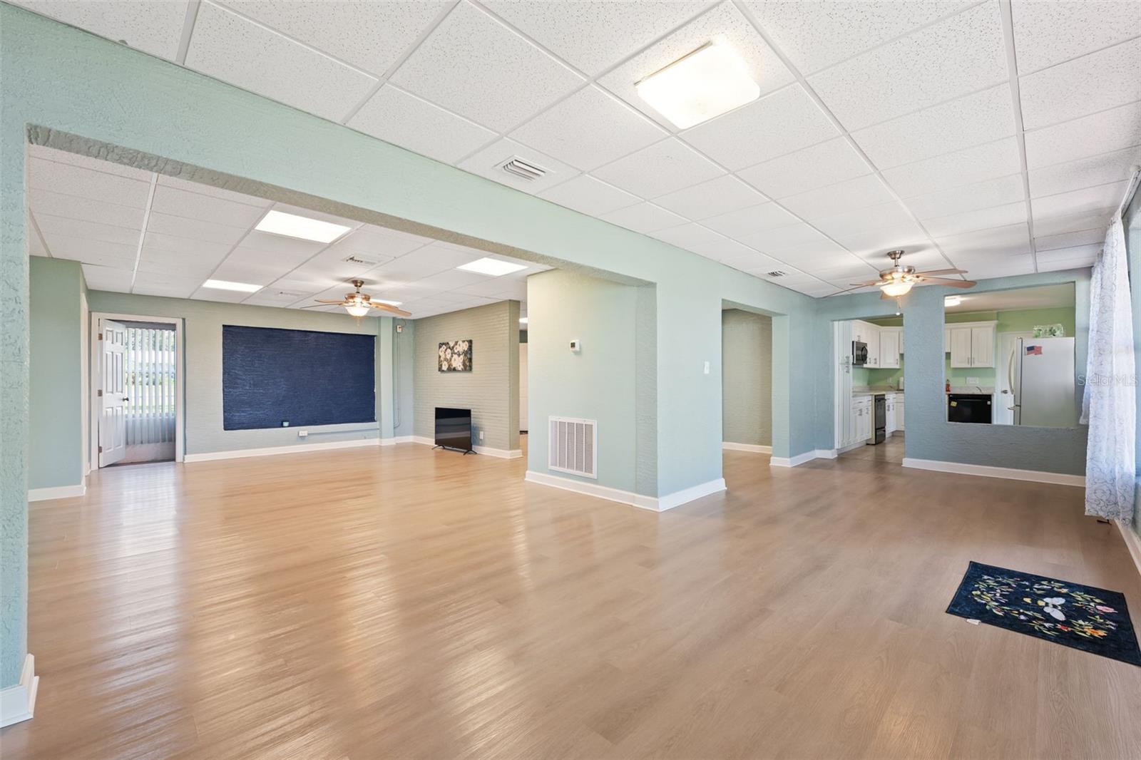 Listing photo id 4 for 9211 River Cove Drive