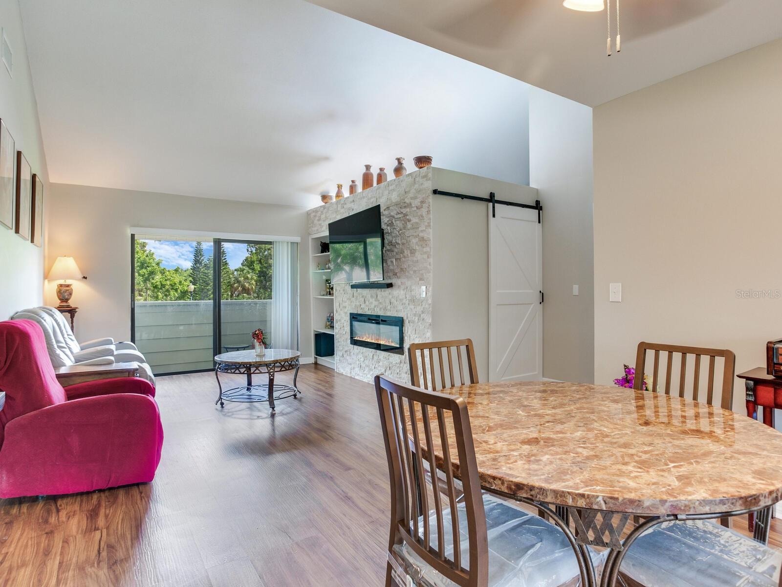 Image 11 of 38 For 13507 Palmwood Lane