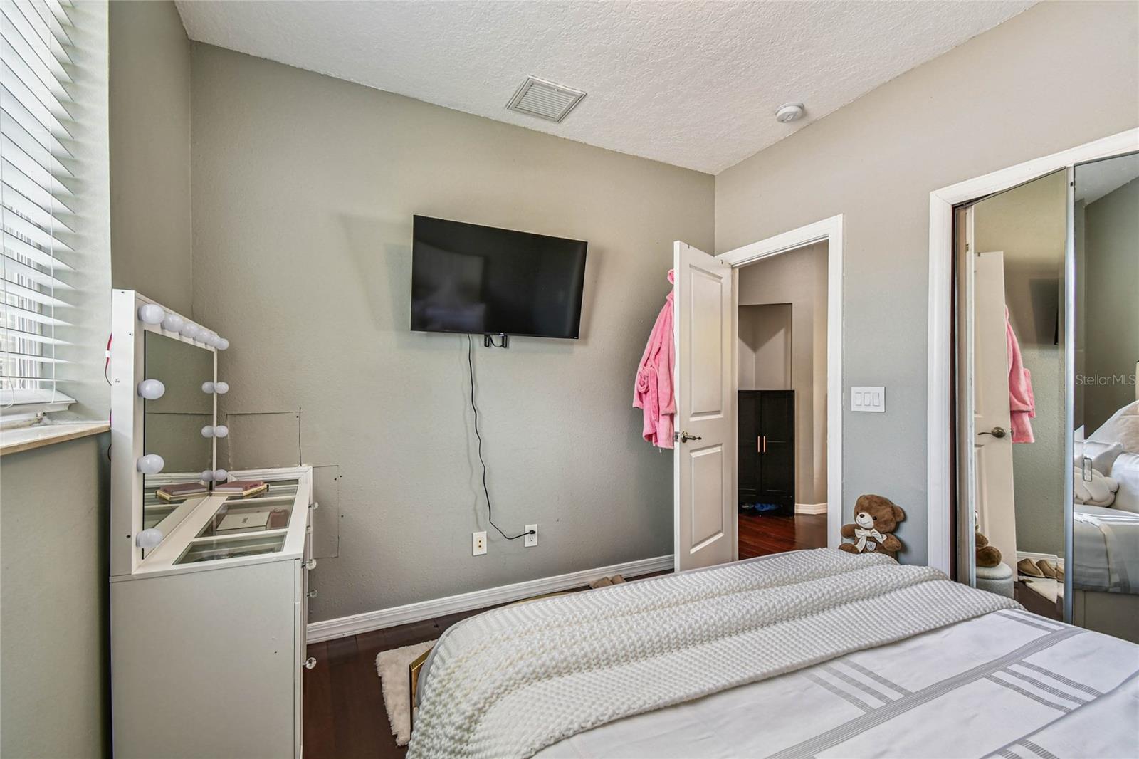 Image 43 of 60 For 3225 71st Avenue N