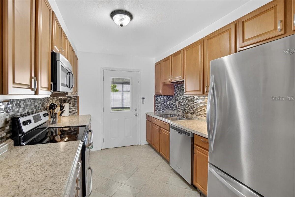 Image 11 of 44 For 715 Desert Hills Way