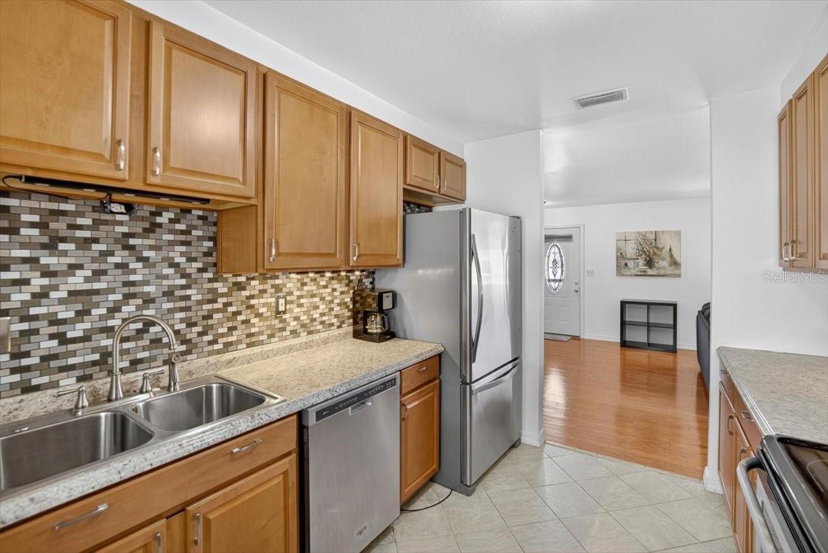 Image 12 of 44 For 715 Desert Hills Way