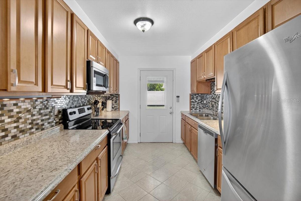 Image 9 of 44 For 715 Desert Hills Way