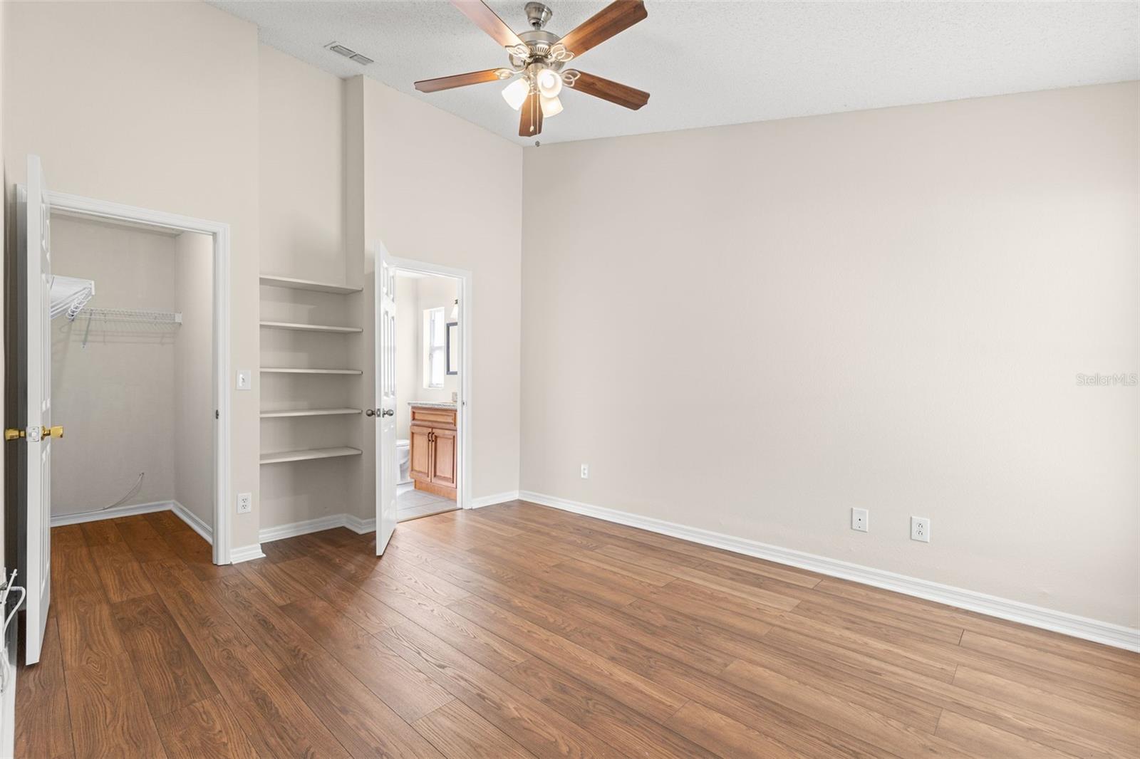 Image 13 of 36 For 29146 Crossland Drive