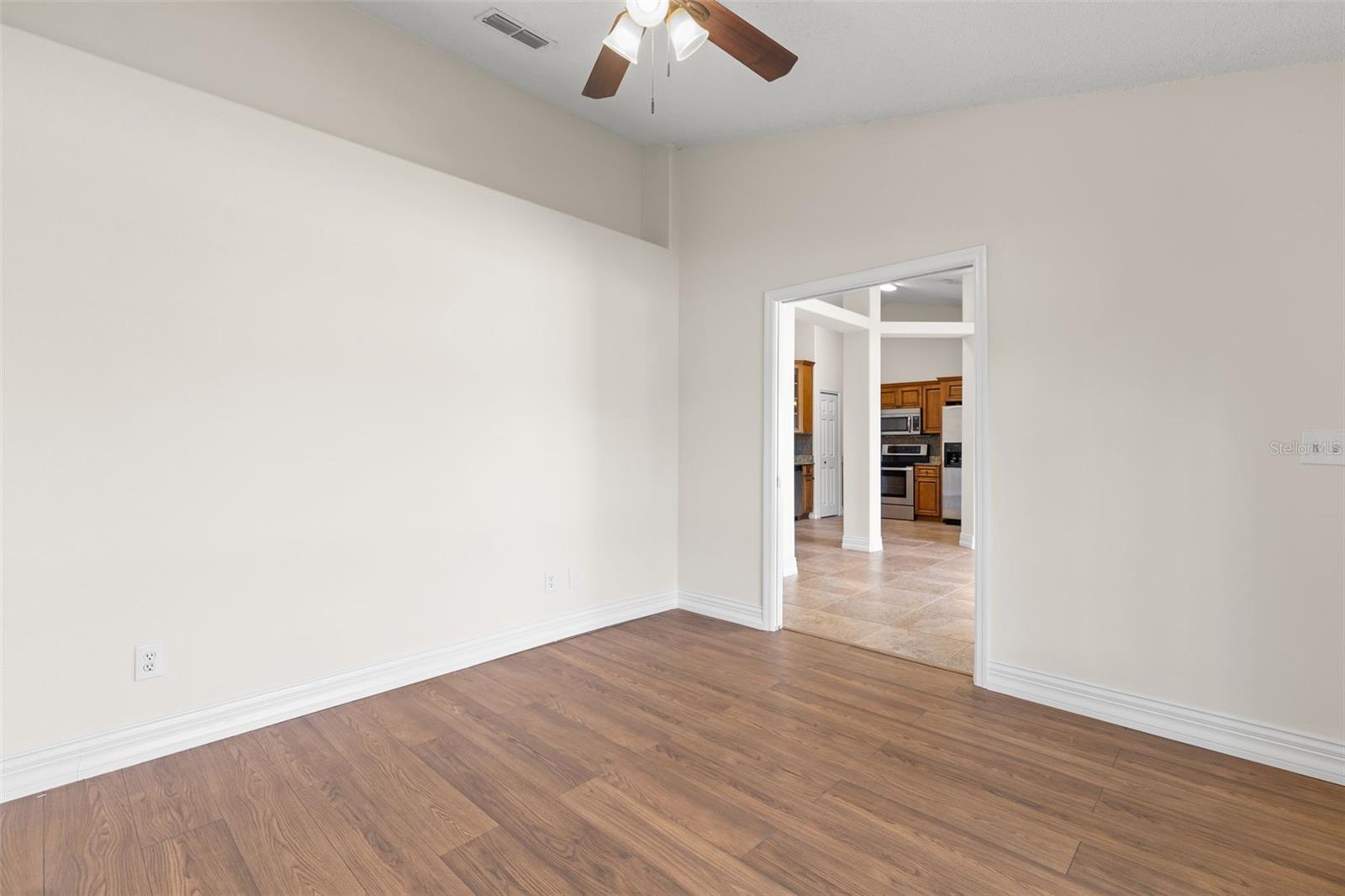Image 18 of 36 For 29146 Crossland Drive