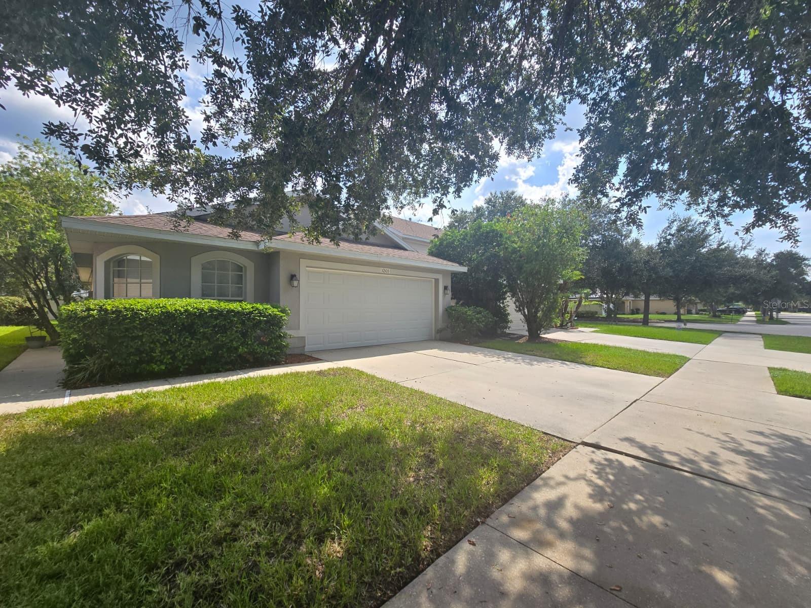 Image 21 of 24 For 10303 Avelar Ridge Drive