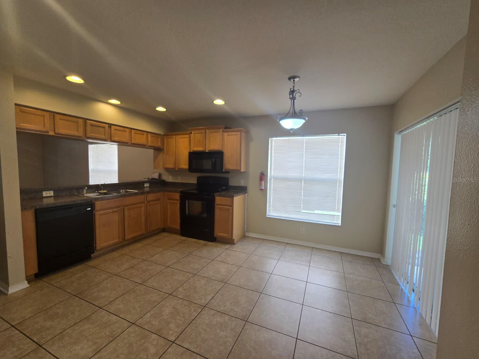 Image 4 of 24 For 10303 Avelar Ridge Drive