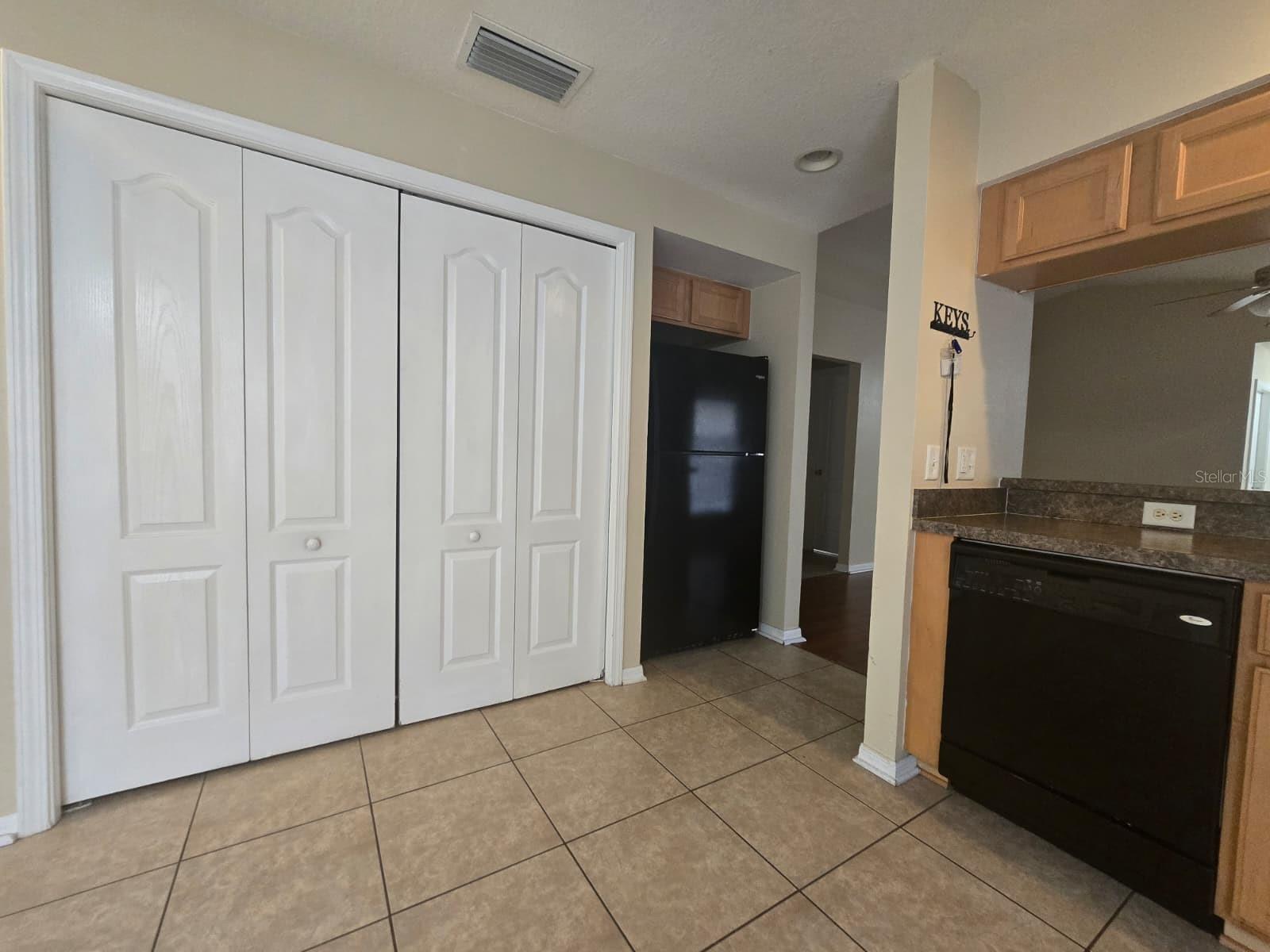 Image 5 of 24 For 10303 Avelar Ridge Drive