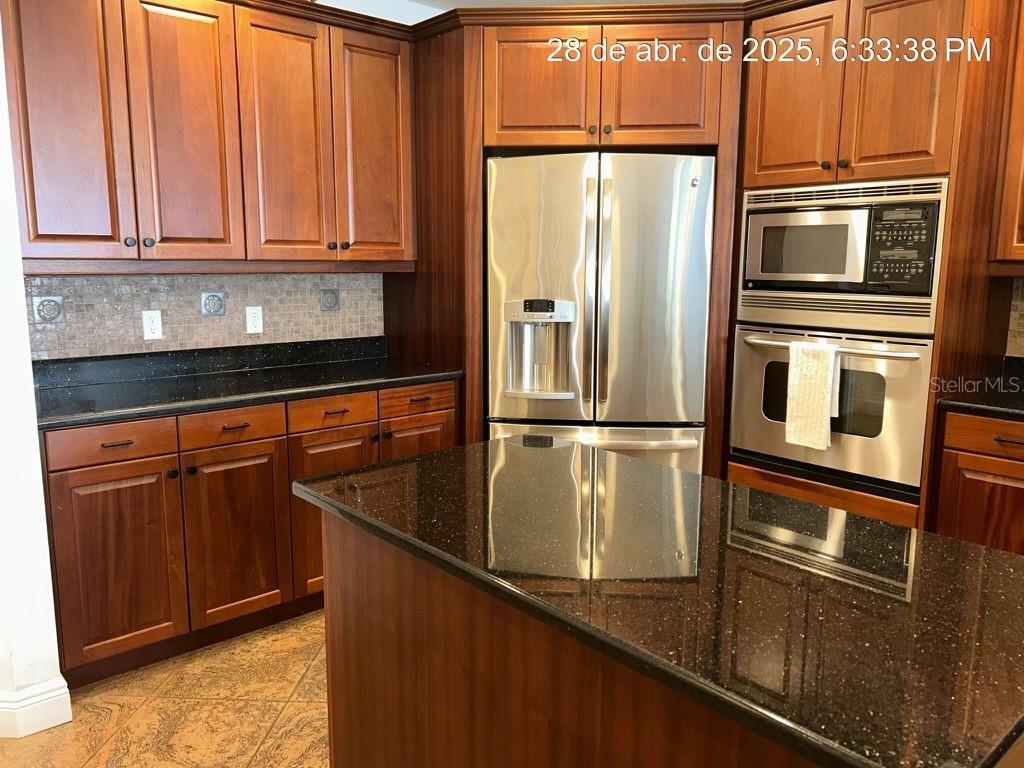 Image 26 of 30 For 17735 Gulf Boulevard 405