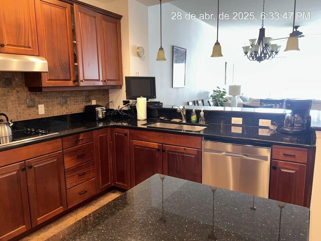 Image 28 of 30 For 17735 Gulf Boulevard 405
