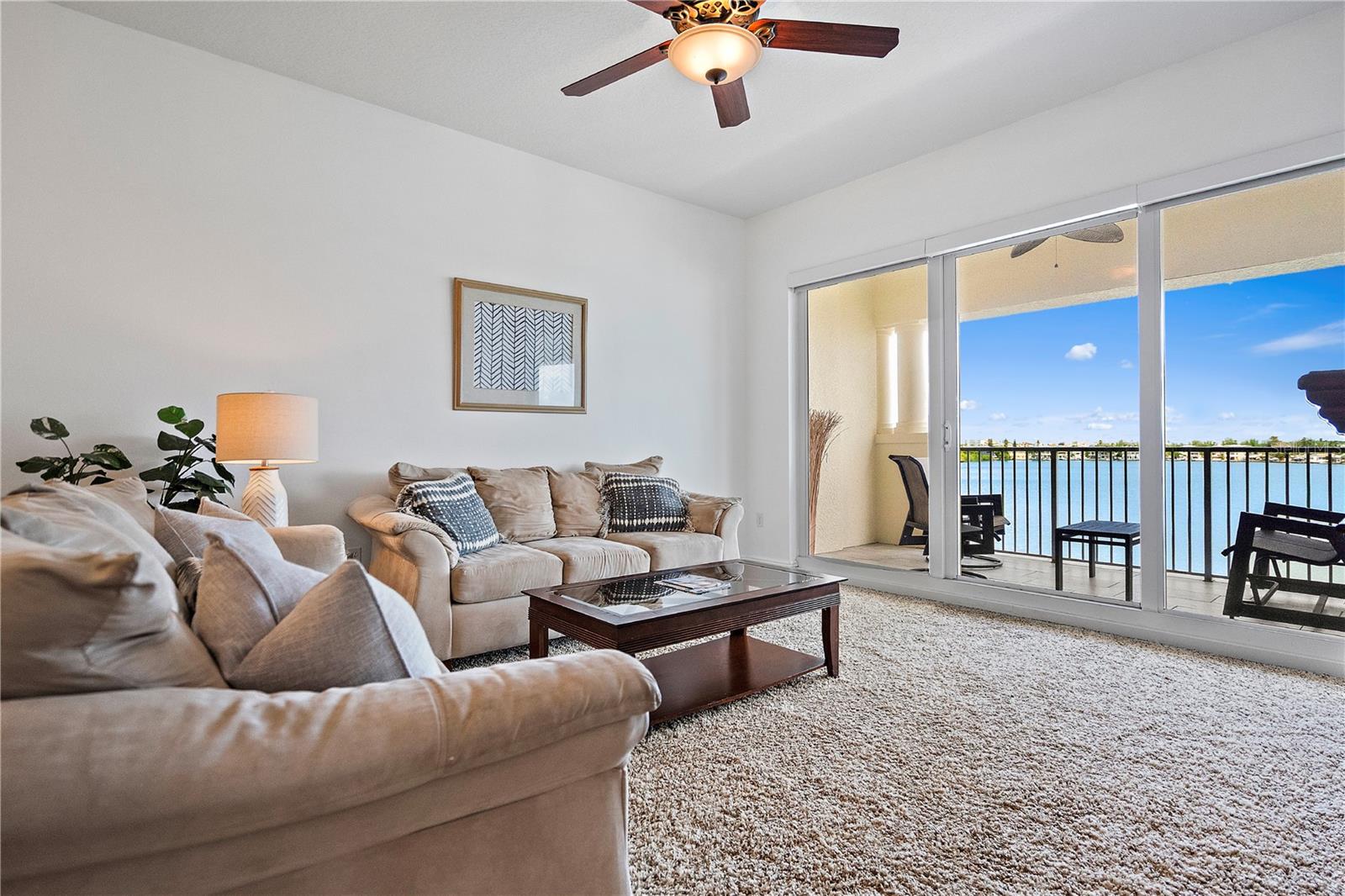 Image 33 of 51 For 17735 Gulf Boulevard 405