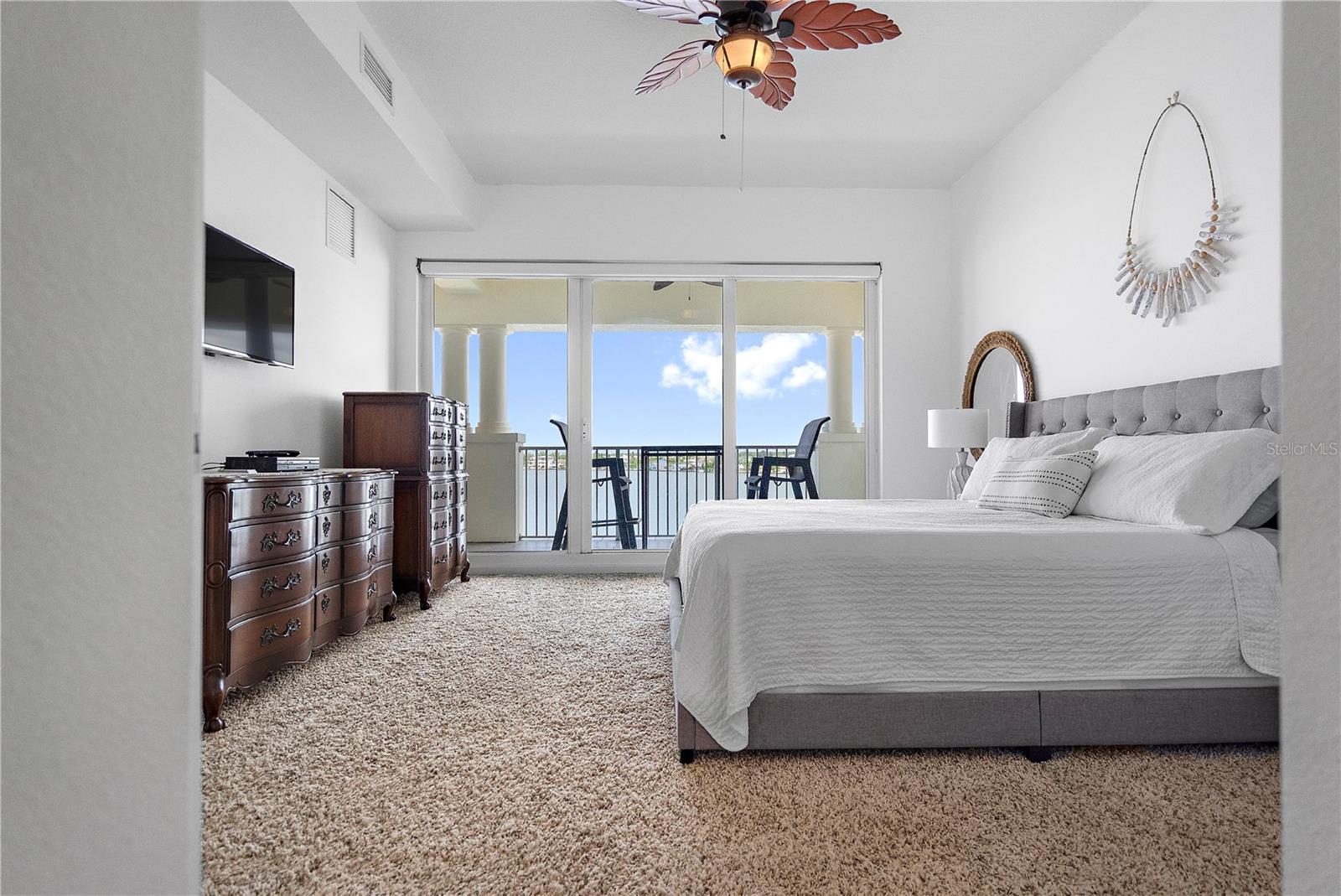 Image 34 of 51 For 17735 Gulf Boulevard 405