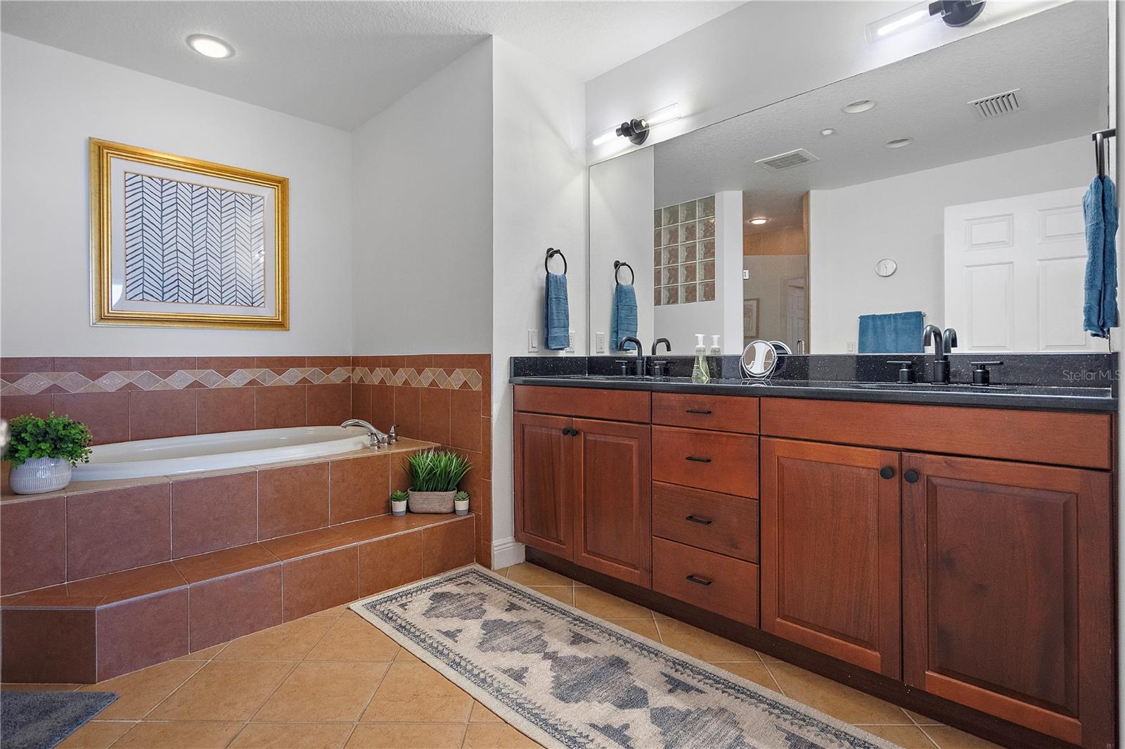 Image 39 of 51 For 17735 Gulf Boulevard 405