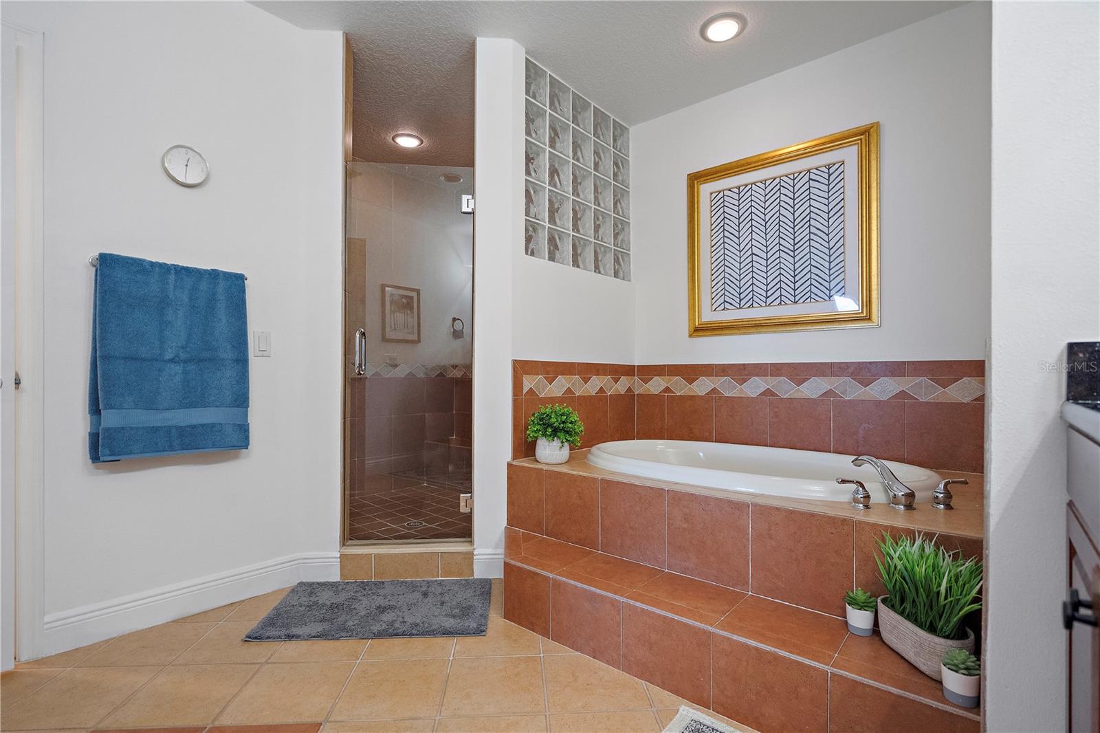 Image 40 of 51 For 17735 Gulf Boulevard 405