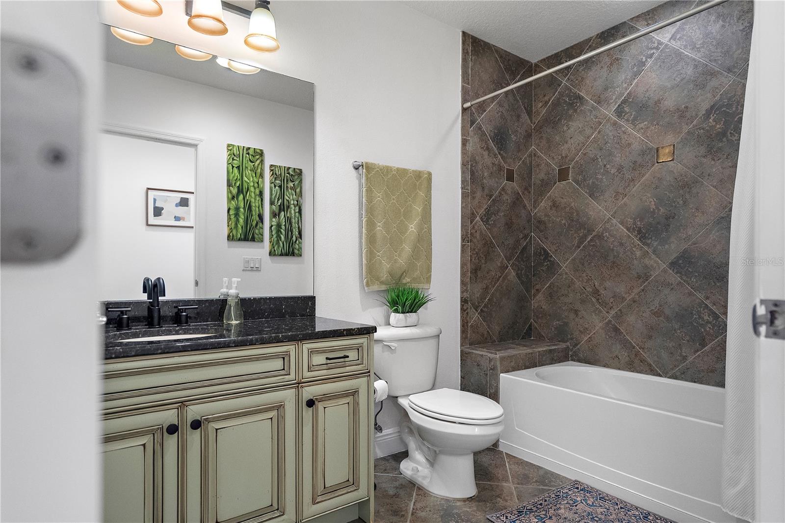 Image 47 of 51 For 17735 Gulf Boulevard 405