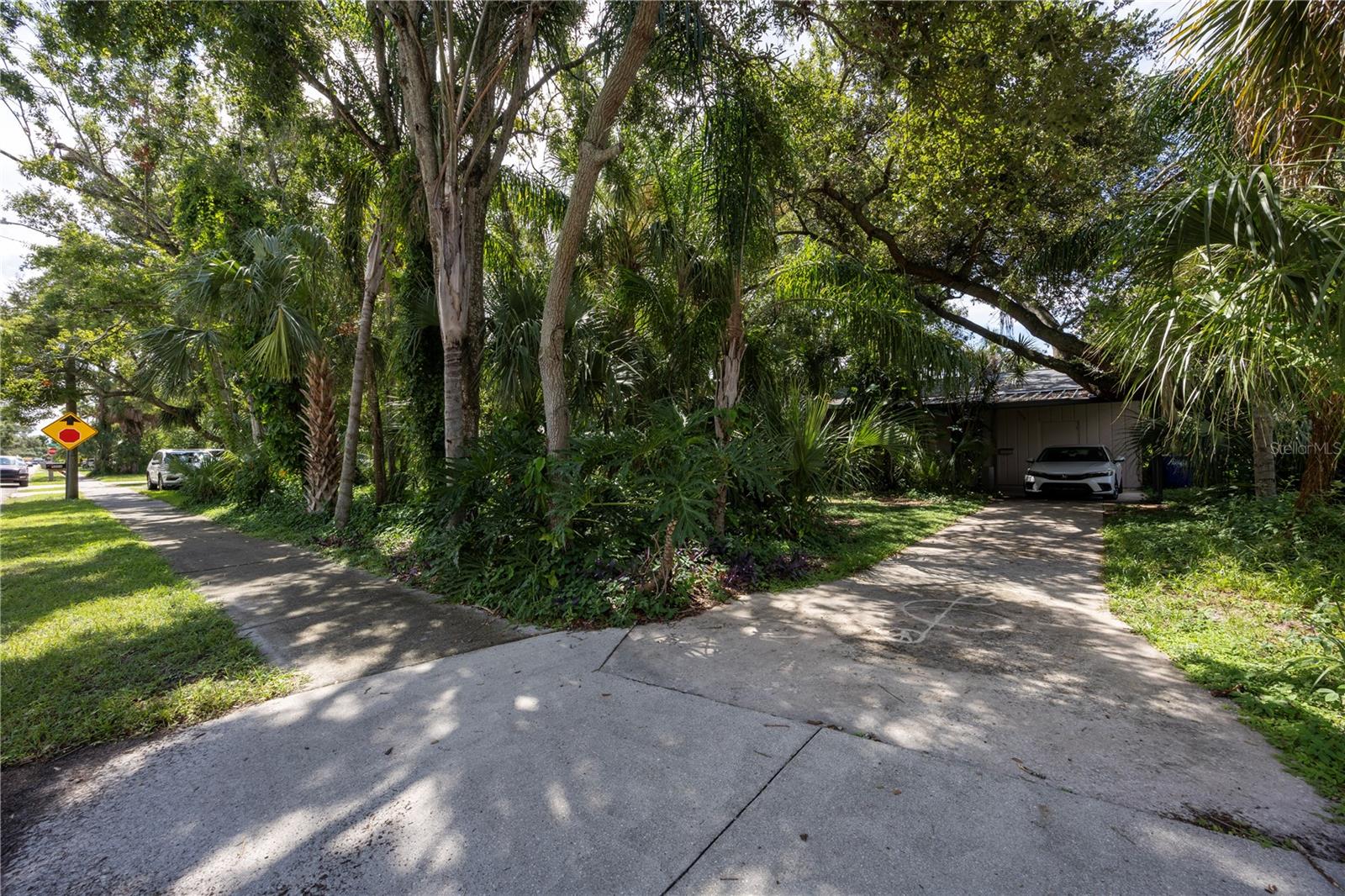 Image 15 of 27 For 4008 Estrella Street