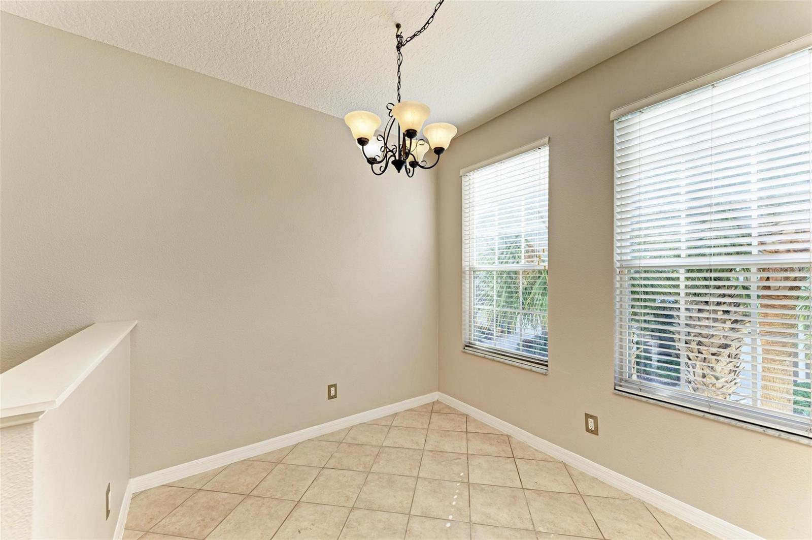Image 12 of 57 For 3047 Pointeview Drive