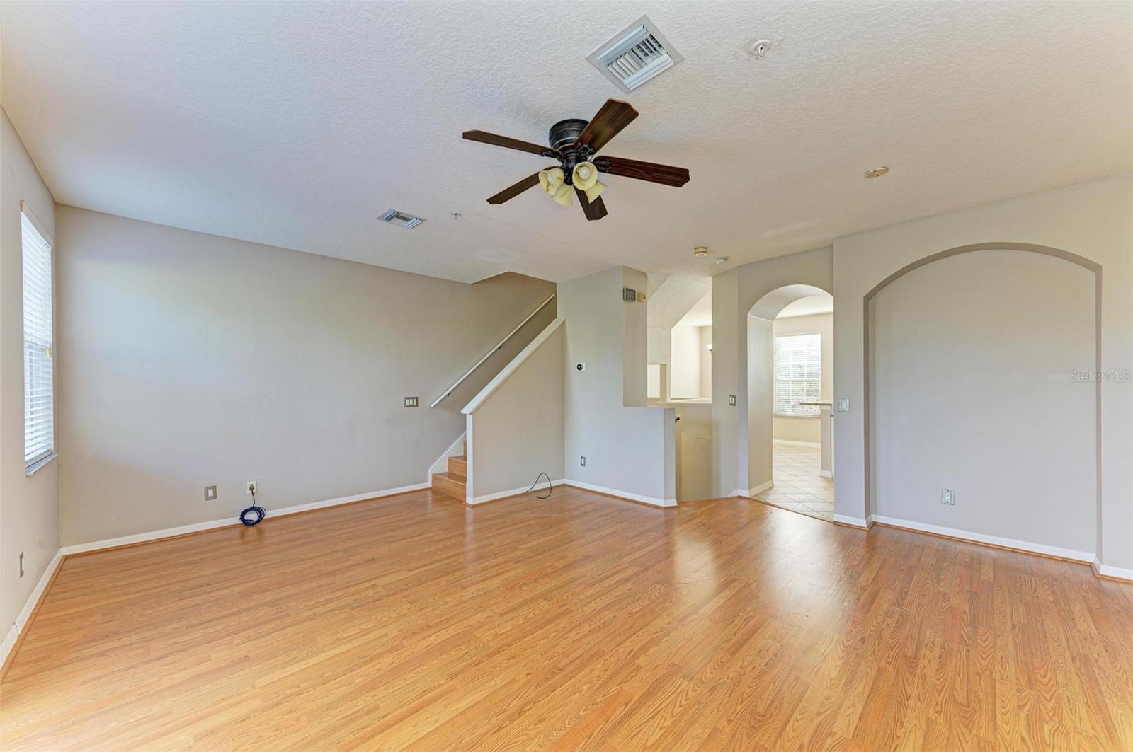 Image 7 of 57 For 3047 Pointeview Drive