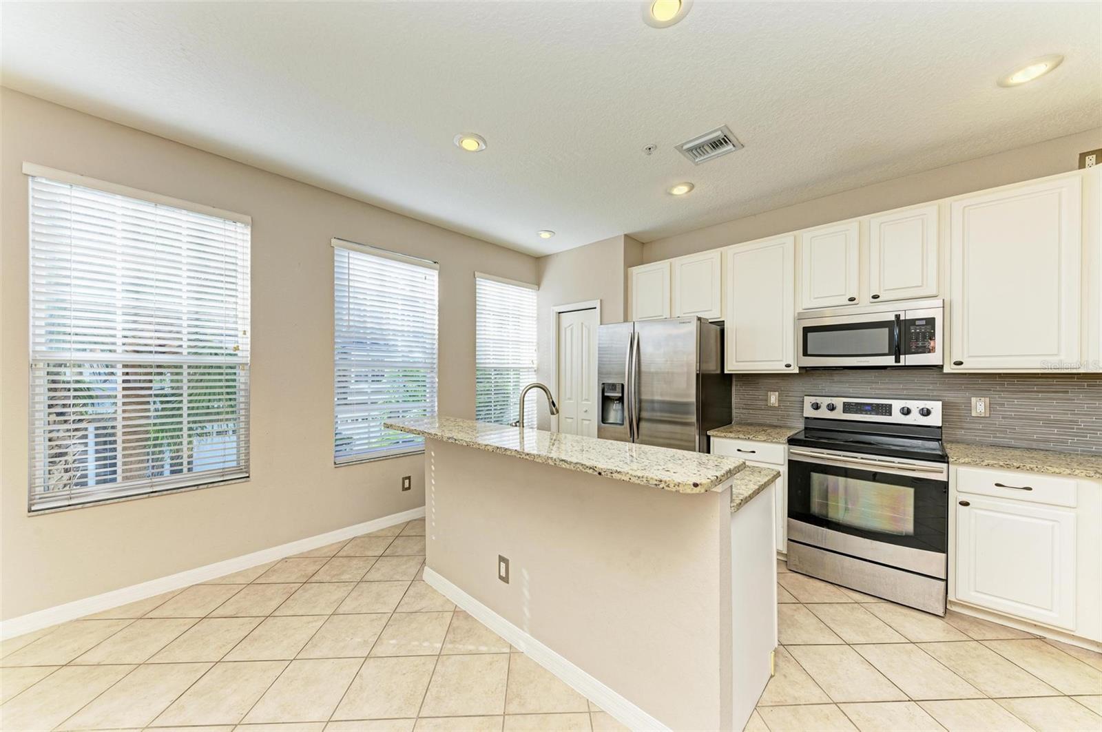 Image 9 of 57 For 3047 Pointeview Drive