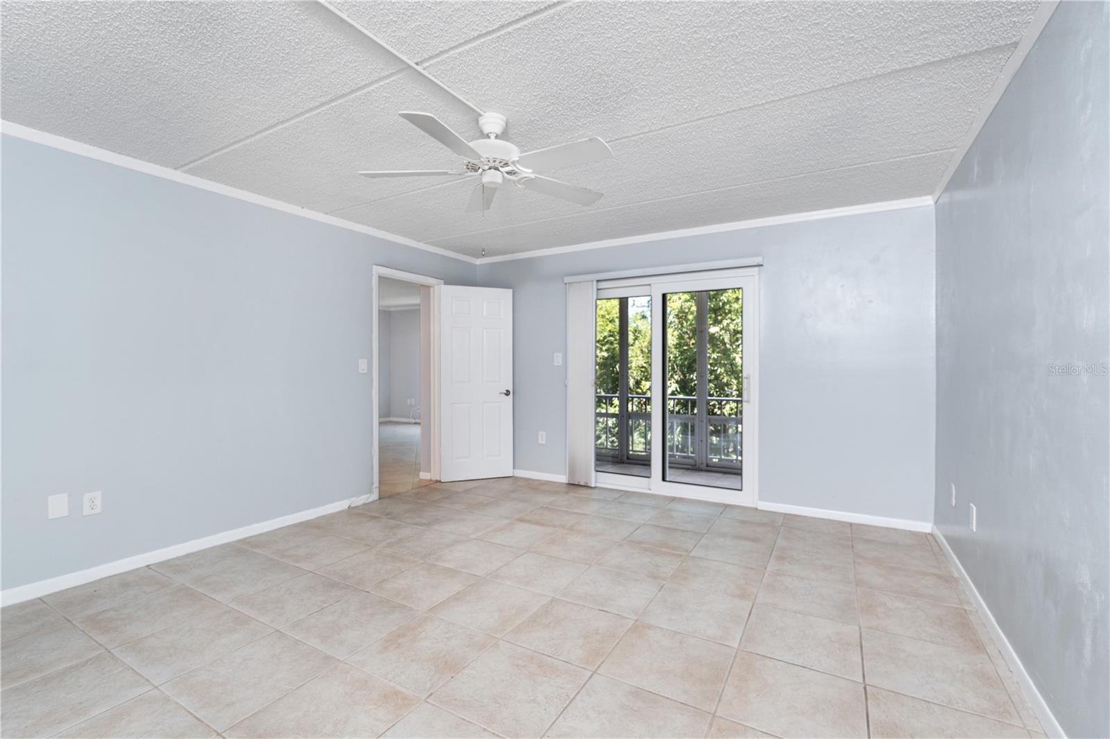 Image 15 of 31 For 12760 Indian Rocks Road 114