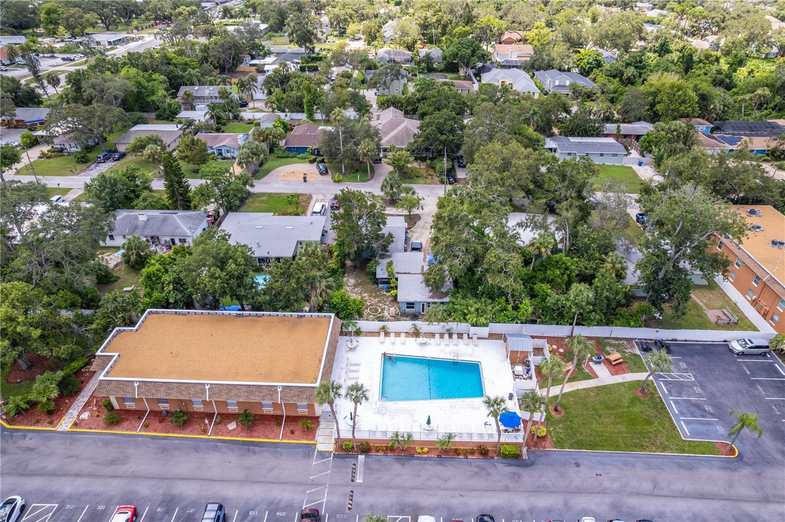 Image 24 of 31 For 12760 Indian Rocks Road 114