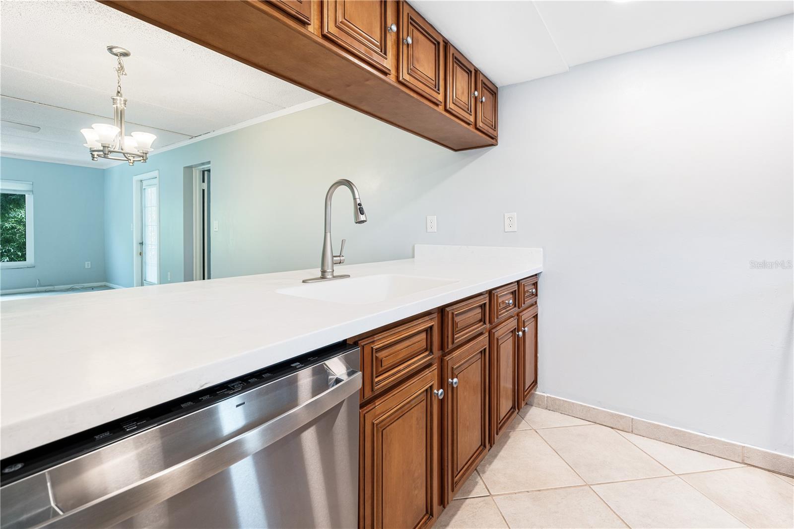 Image 8 of 31 For 12760 Indian Rocks Road 114