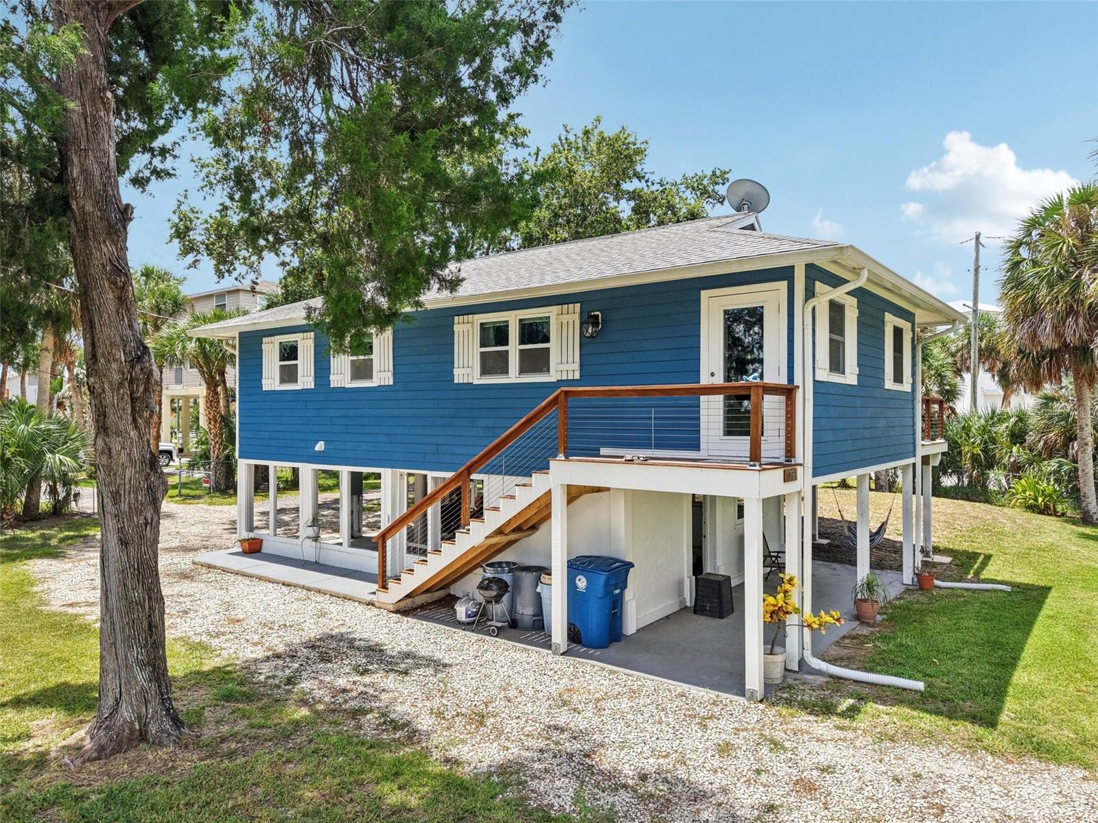 Details for 10581 Pine Island Drive, WEEKI WACHEE, FL 34607