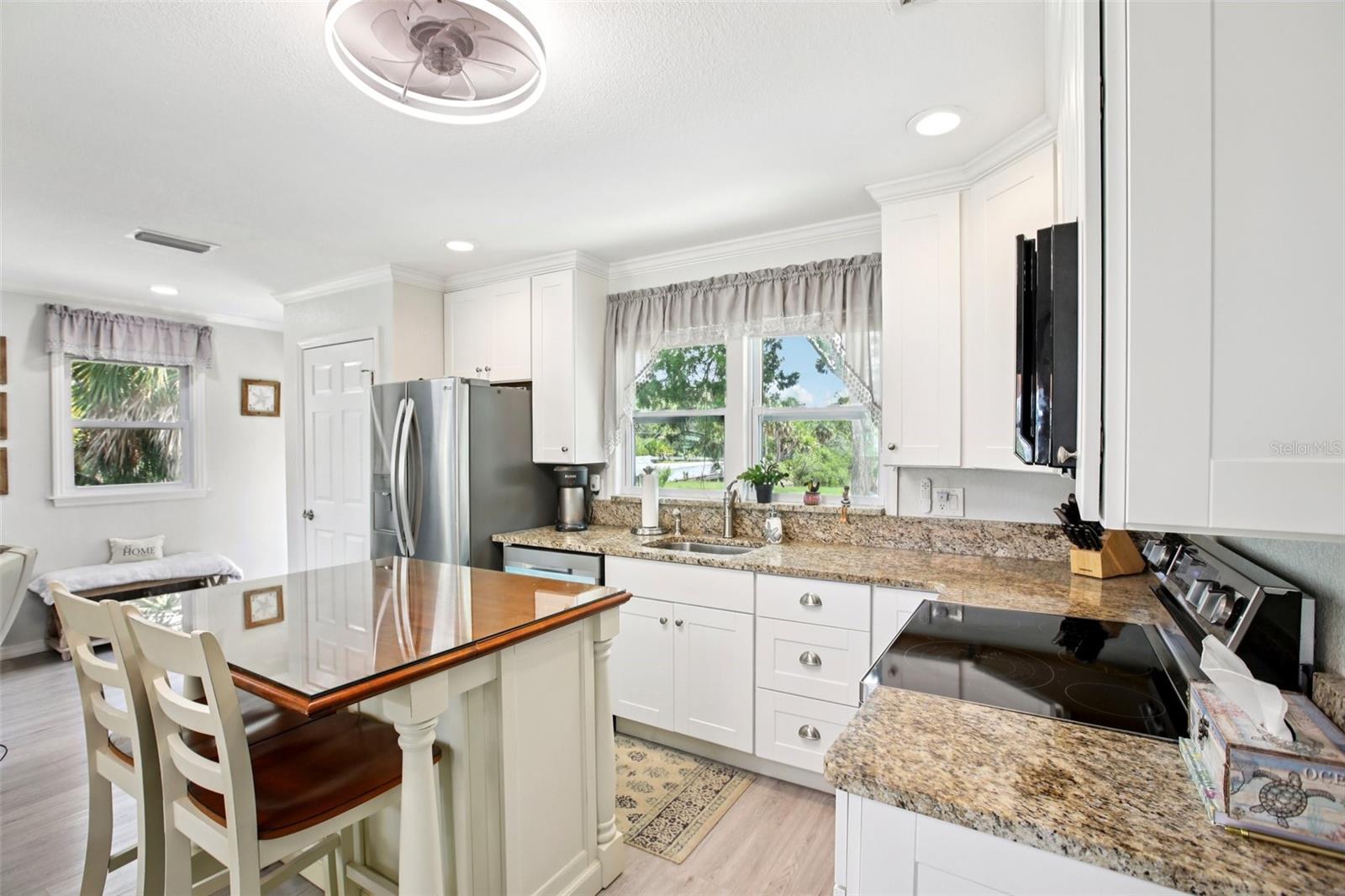 Image 18 of 48 For 10581 Pine Island Drive