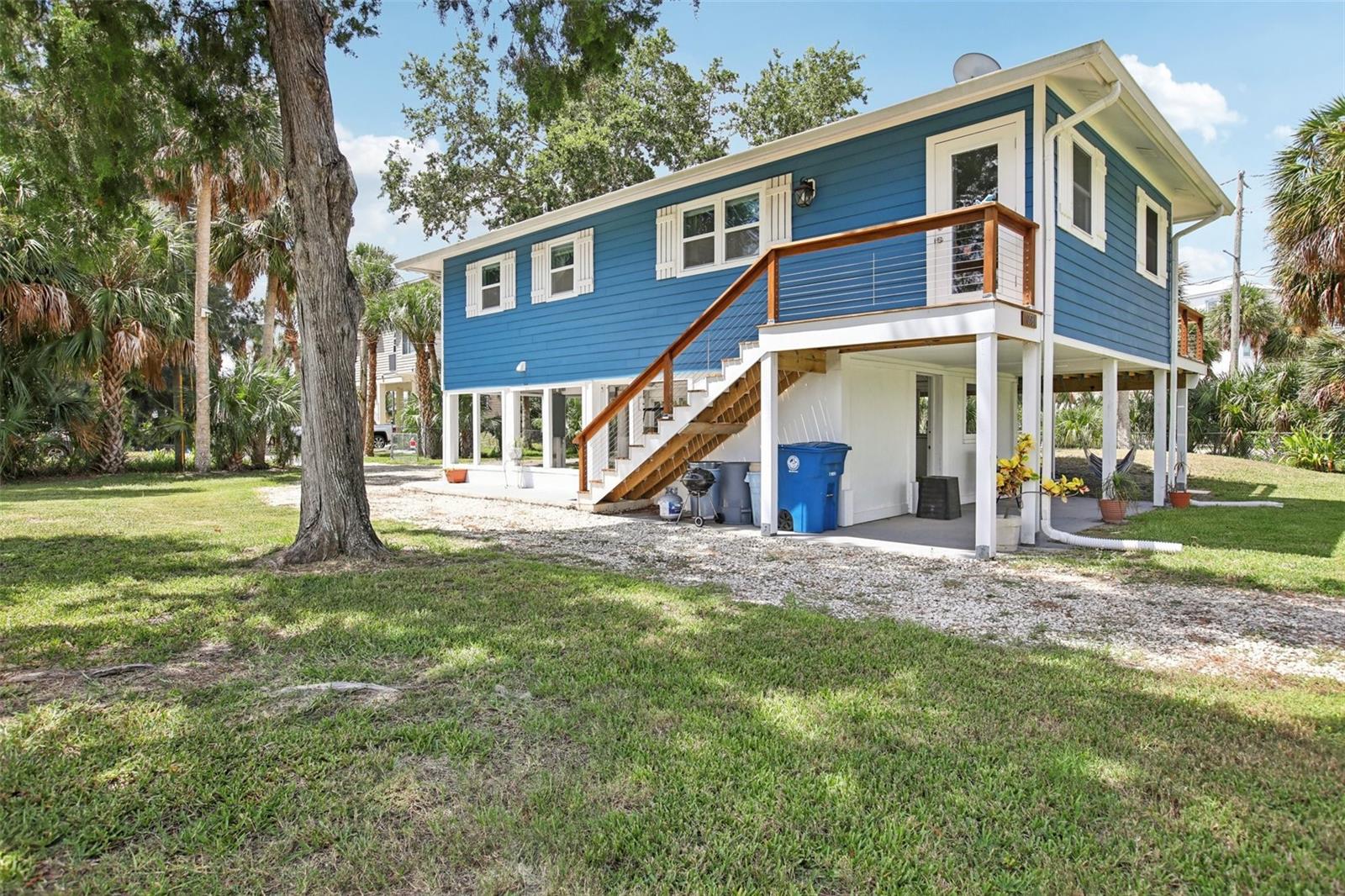 Image 4 of 48 For 10581 Pine Island Drive