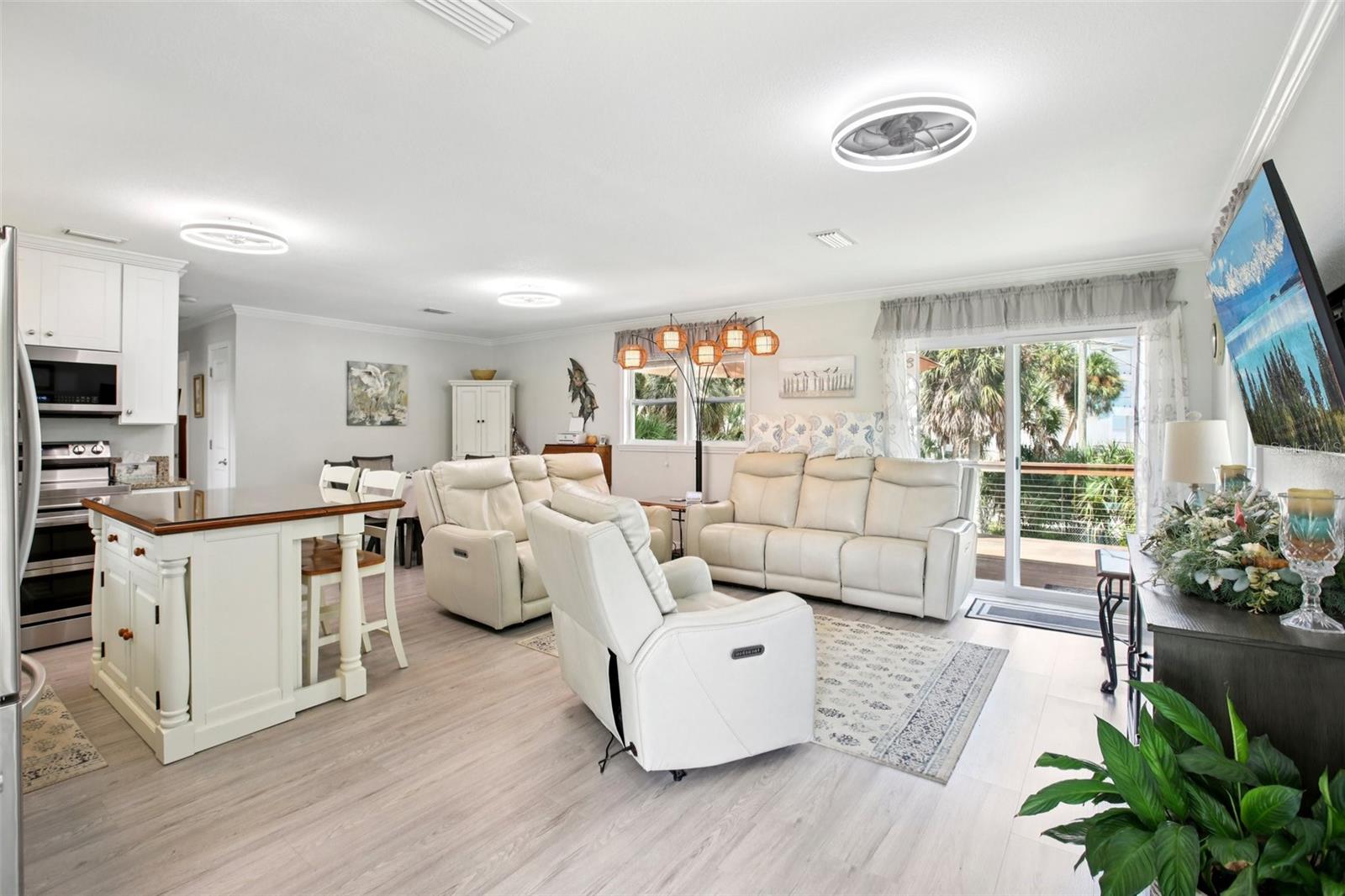 Image 7 of 48 For 10581 Pine Island Drive