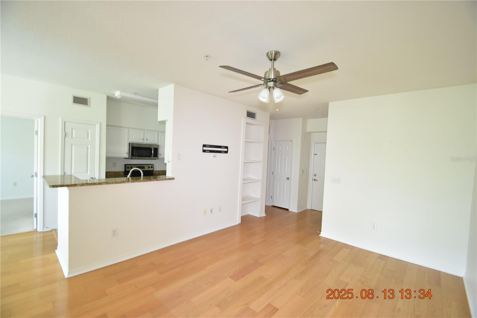 Image 5 of 47 For 1910 Palm Avenue 10301