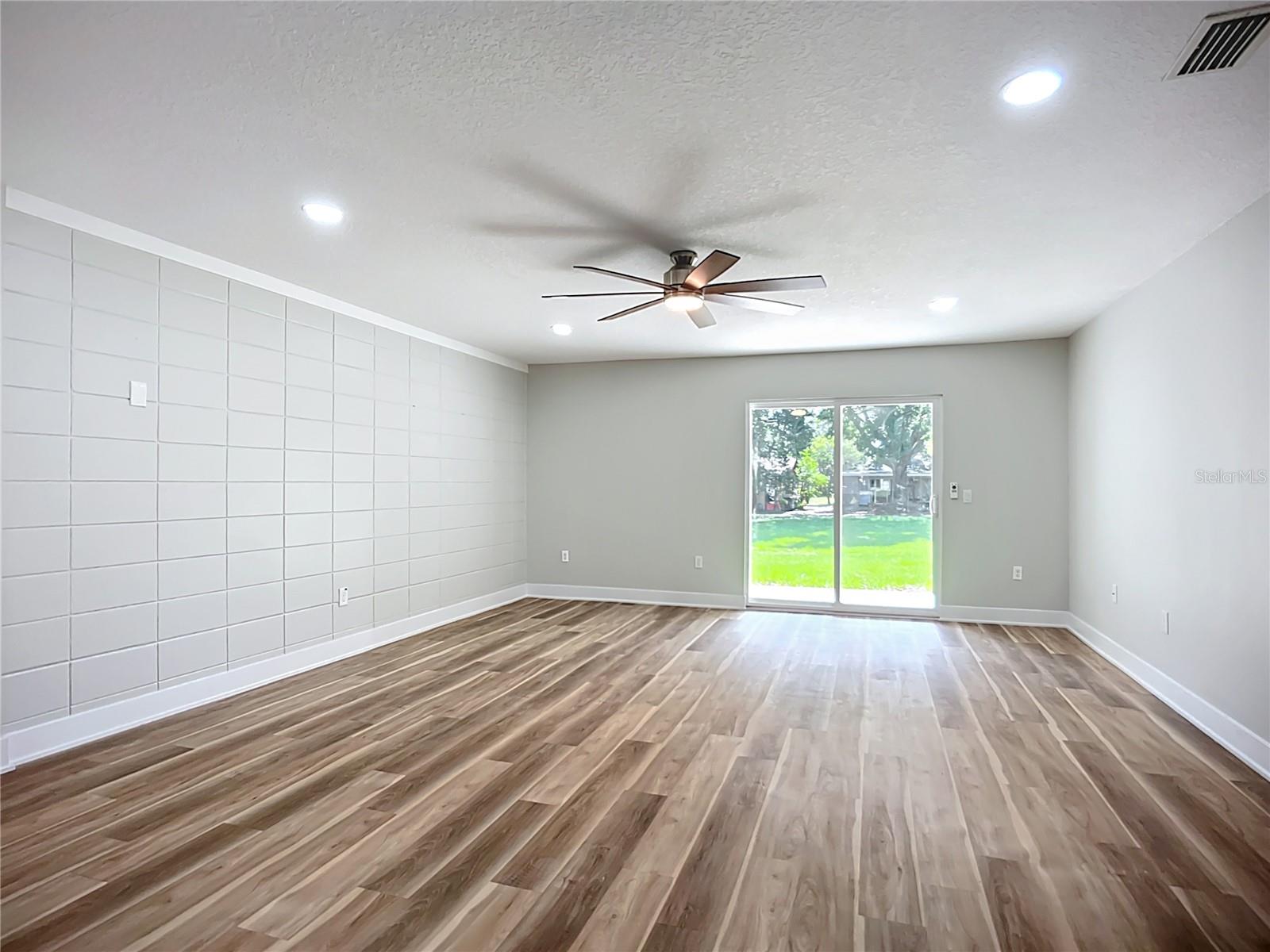 Image 11 of 27 For 1307 Eagle View Drive