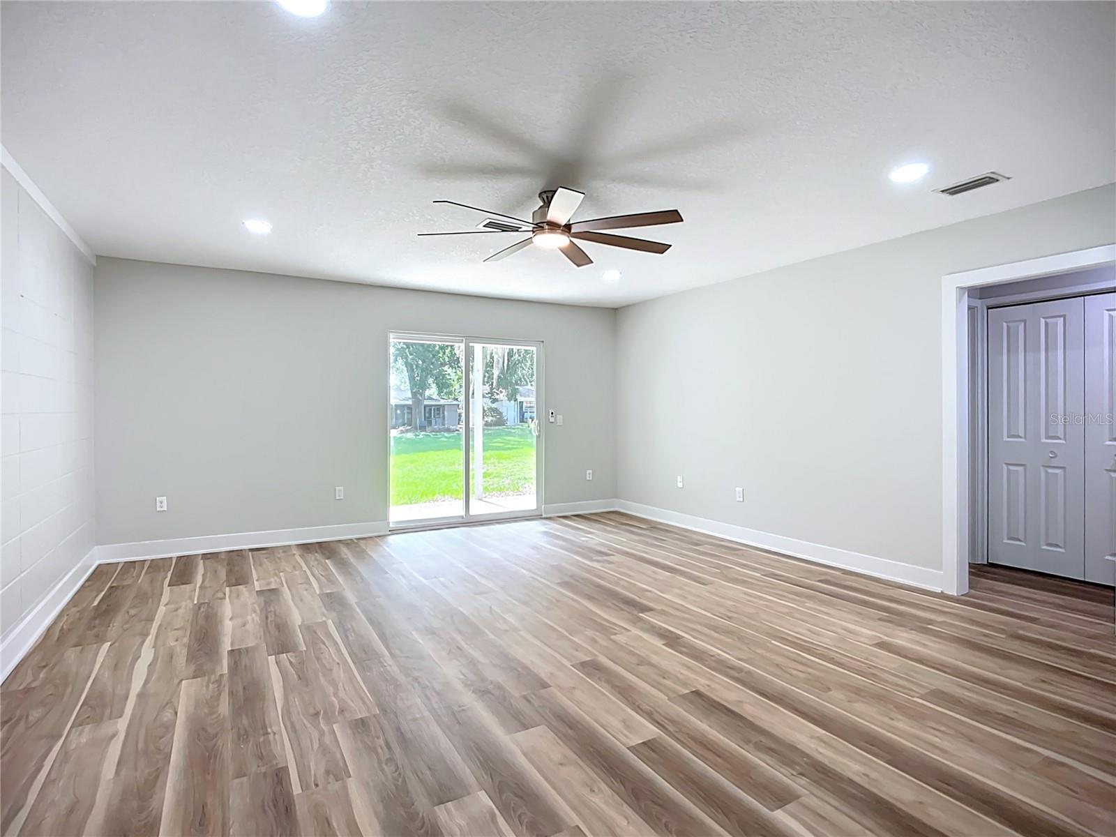 Image 13 of 27 For 1307 Eagle View Drive