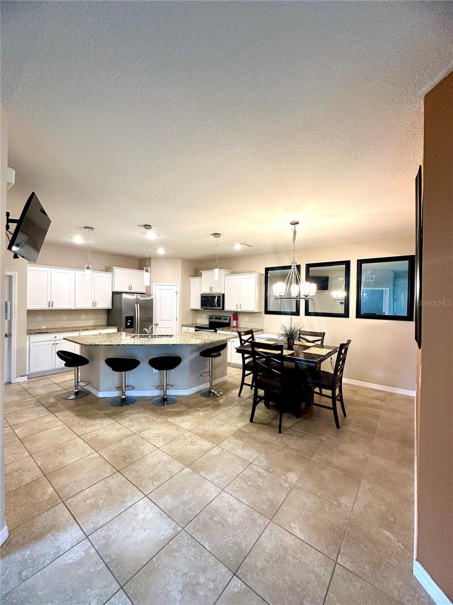 Image 4 of 27 For 7684 Stonebrook Circle
