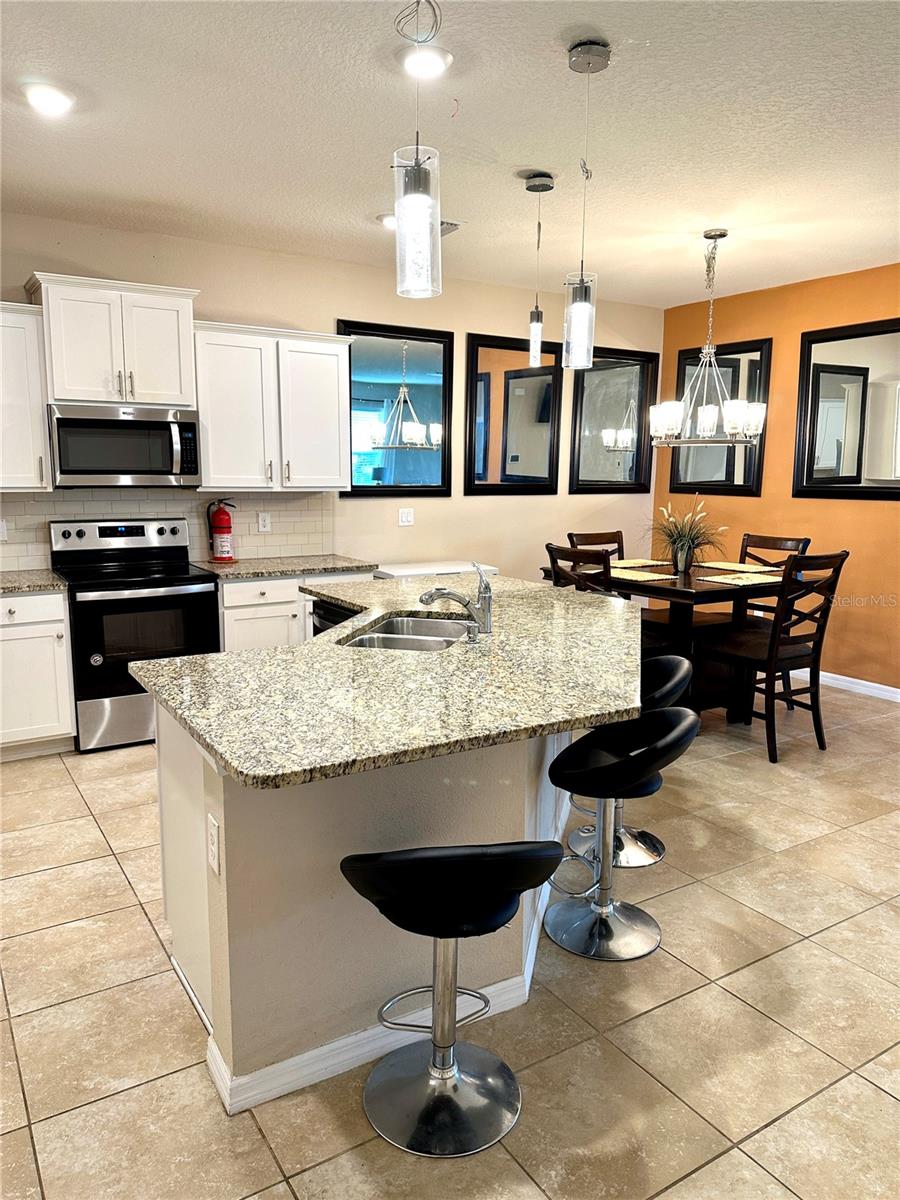 Image 7 of 27 For 7684 Stonebrook Circle