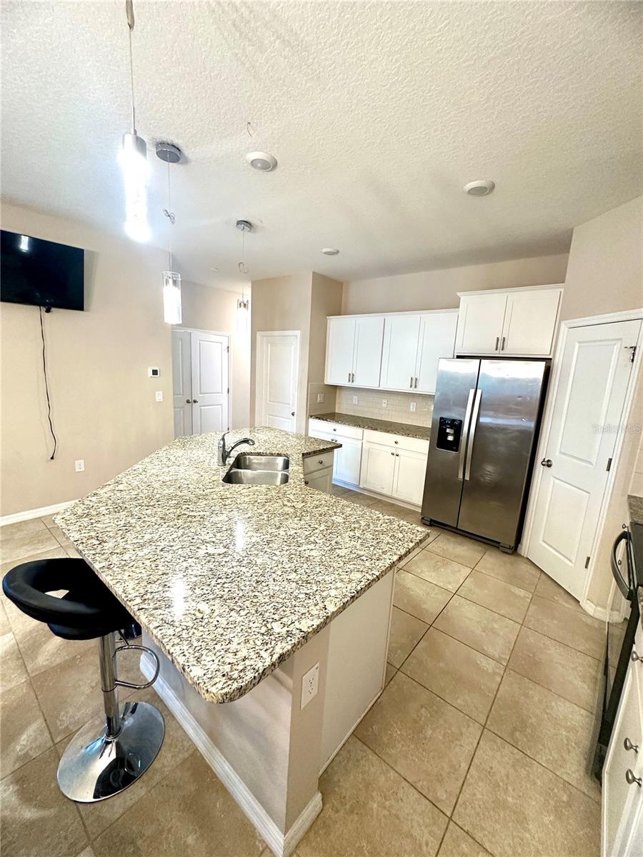Image 8 of 27 For 7684 Stonebrook Circle