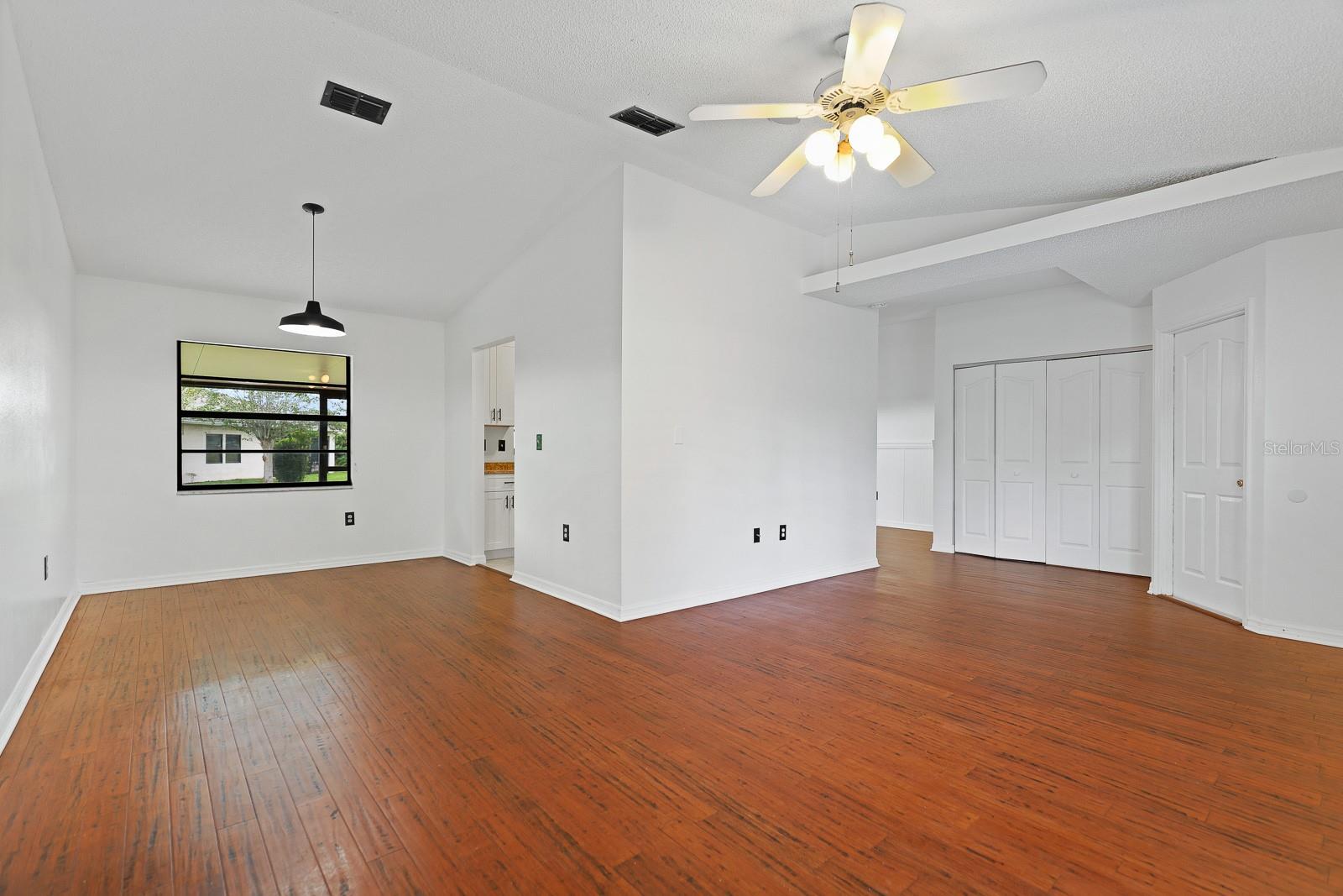 Image 5 of 24 For 6346 Silver Oaks Drive