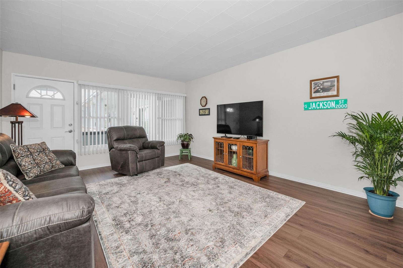 Image 7 of 55 For 4300 58th Street N 2013