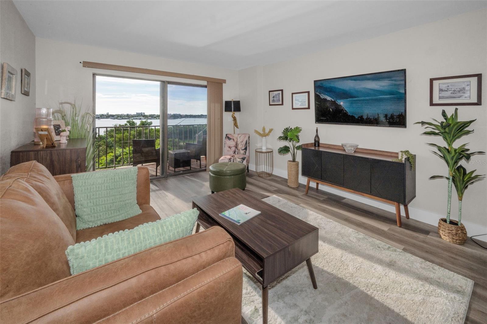Image 9 of 53 For 7050 Sunset Drive S 415