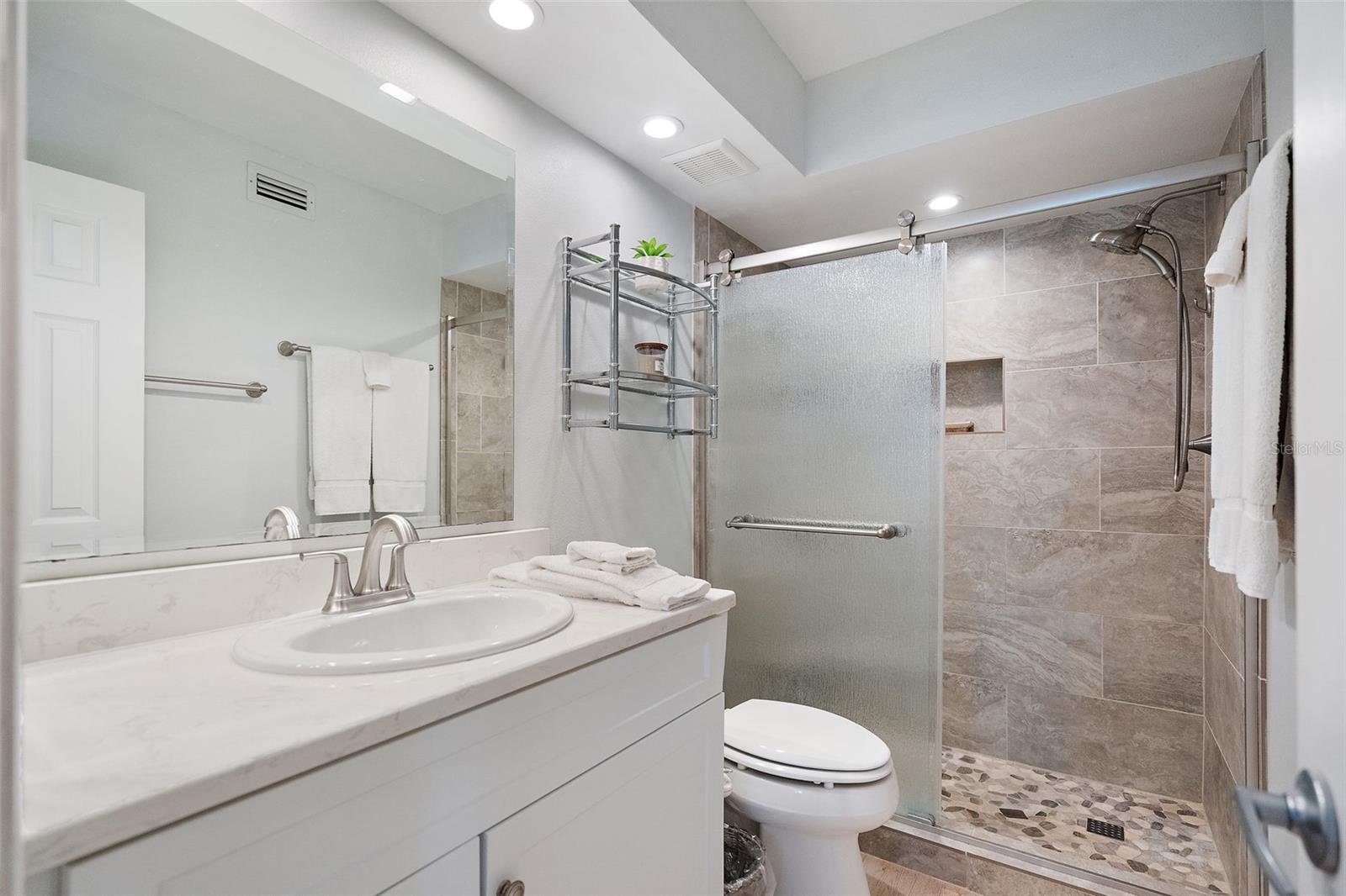 Image 15 of 34 For 6294 Bahia Del Mar Circle 103