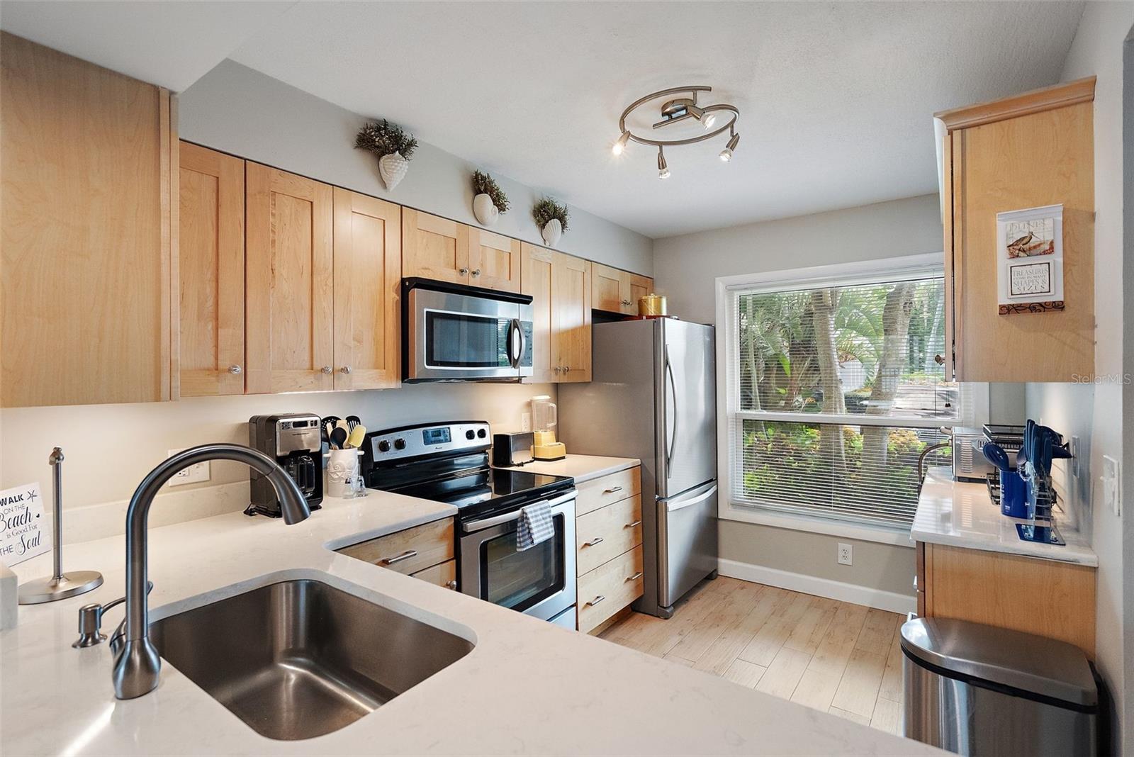 Image 6 of 34 For 6294 Bahia Del Mar Circle 103