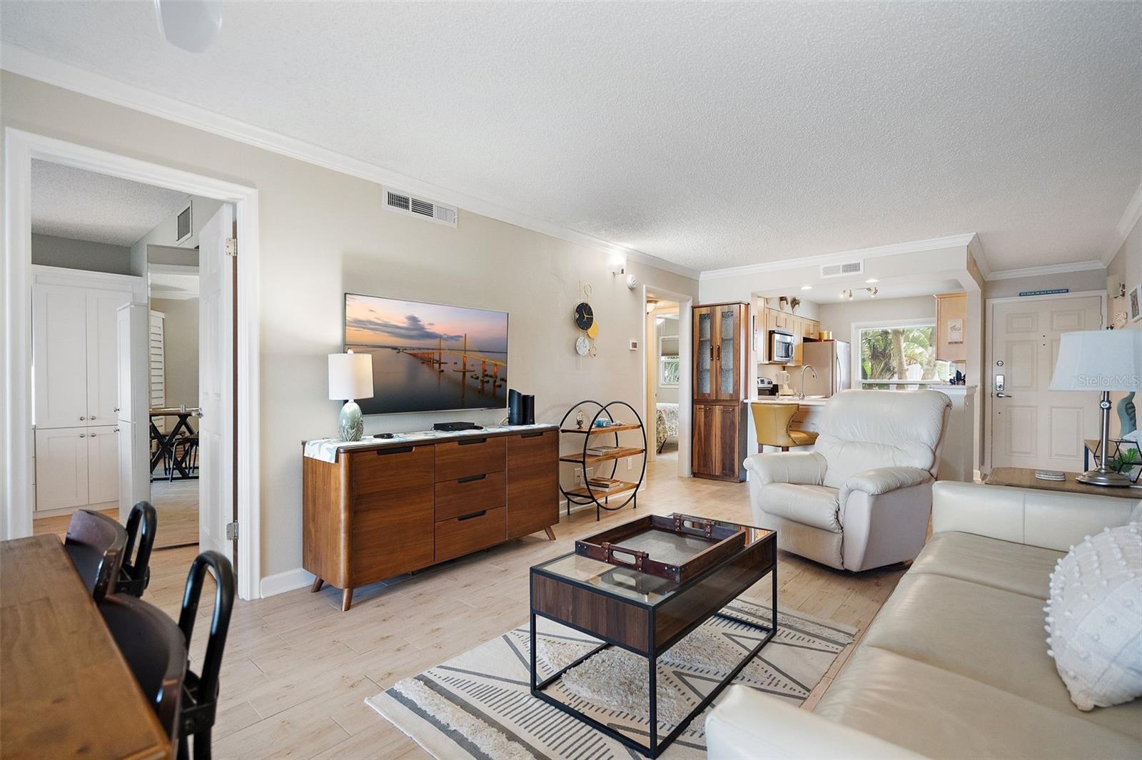 Image 9 of 34 For 6294 Bahia Del Mar Circle 103