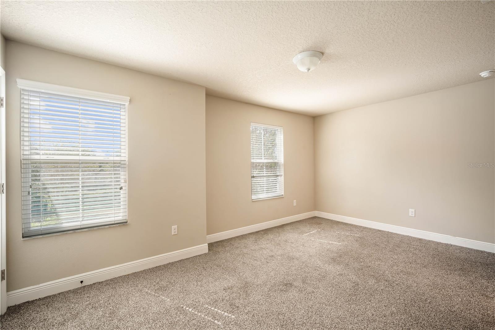 Image 20 of 33 For 15604 Starling Crossing Drive