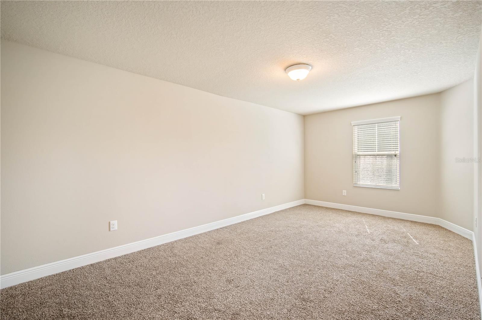 Image 21 of 33 For 15604 Starling Crossing Drive