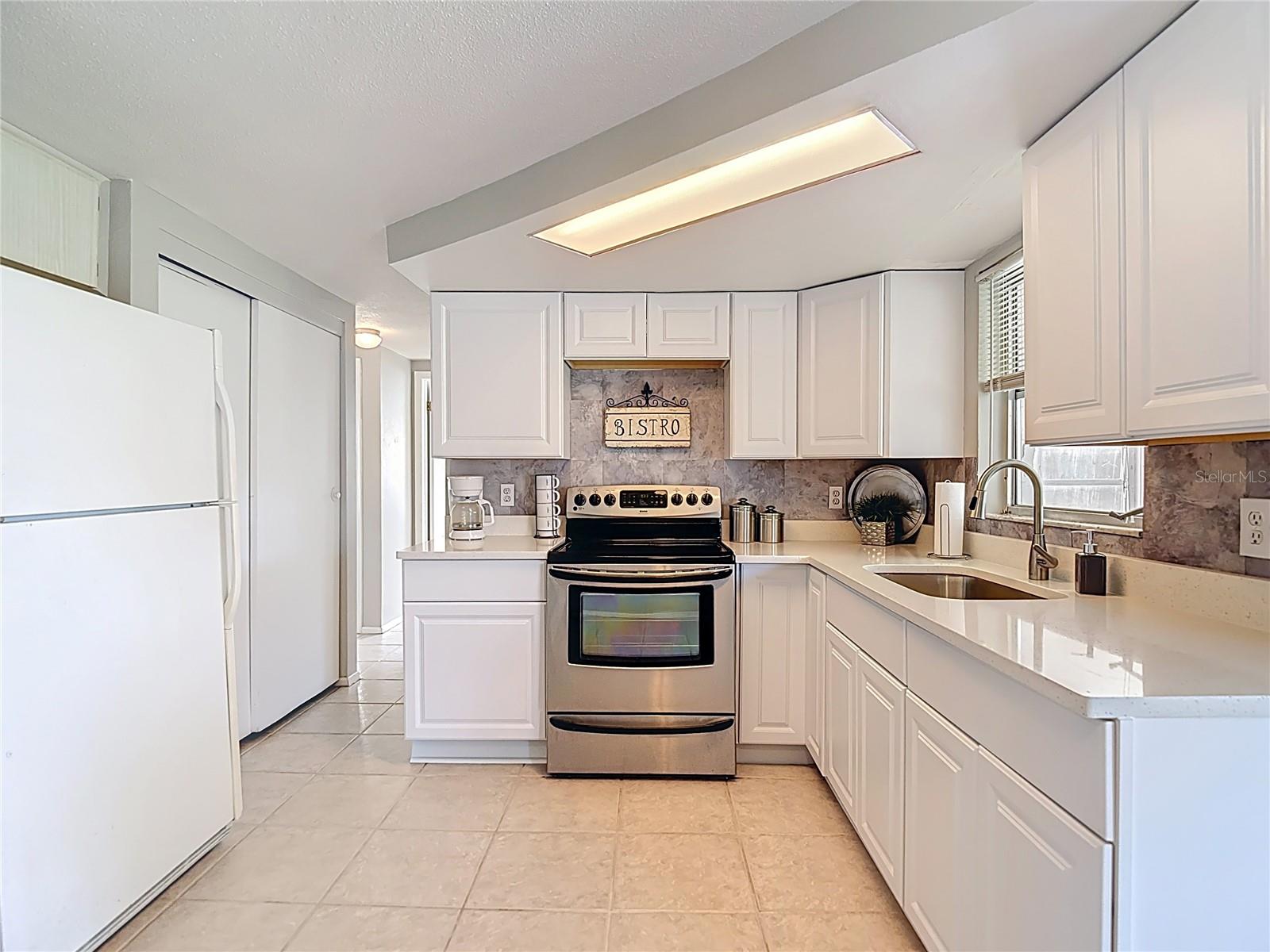 Listing photo id 8 for 3426 Pinon Dr