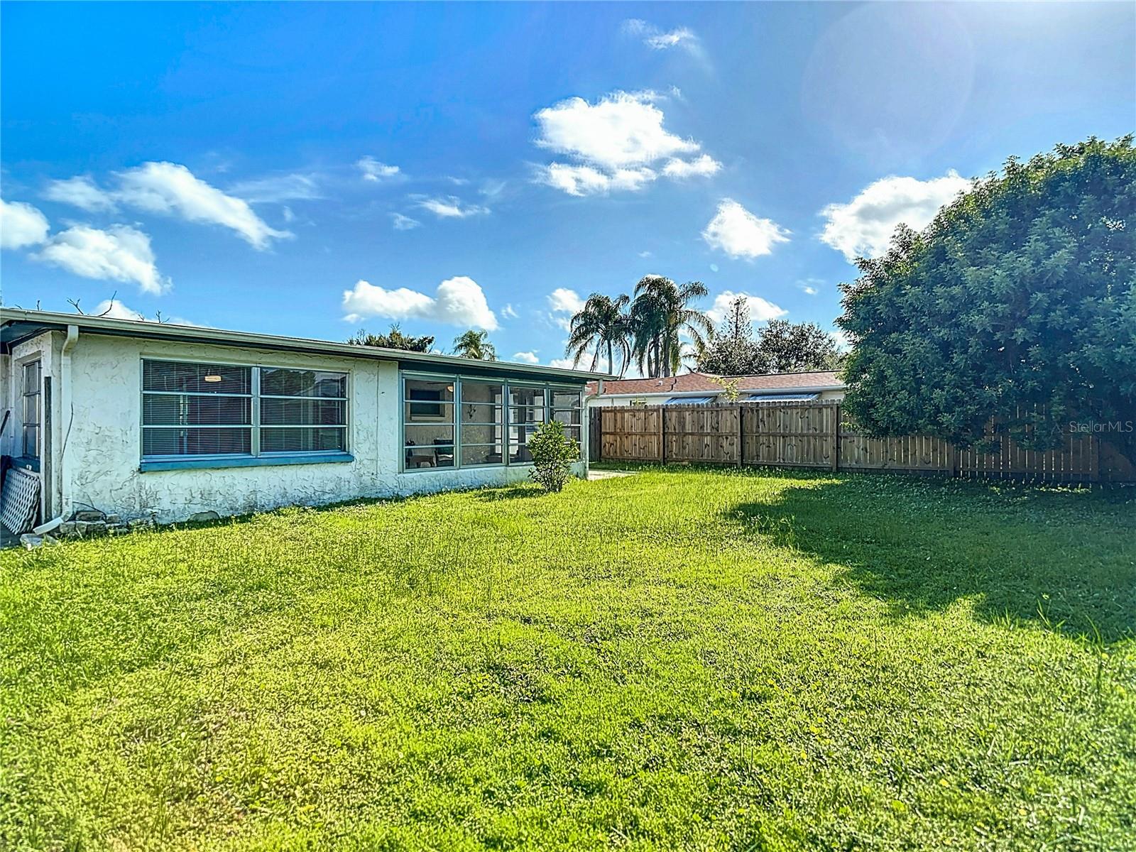 Listing photo id 39 for 3426 Pinon Dr