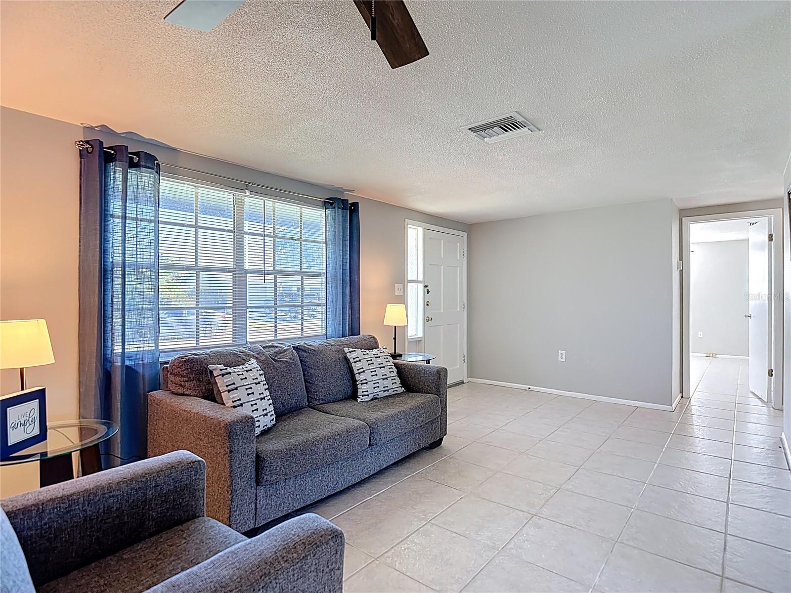 Listing photo id 3 for 3426 Pinon Dr