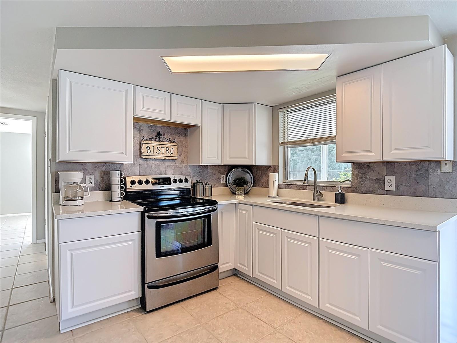 Listing photo id 4 for 3426 Pinon Dr